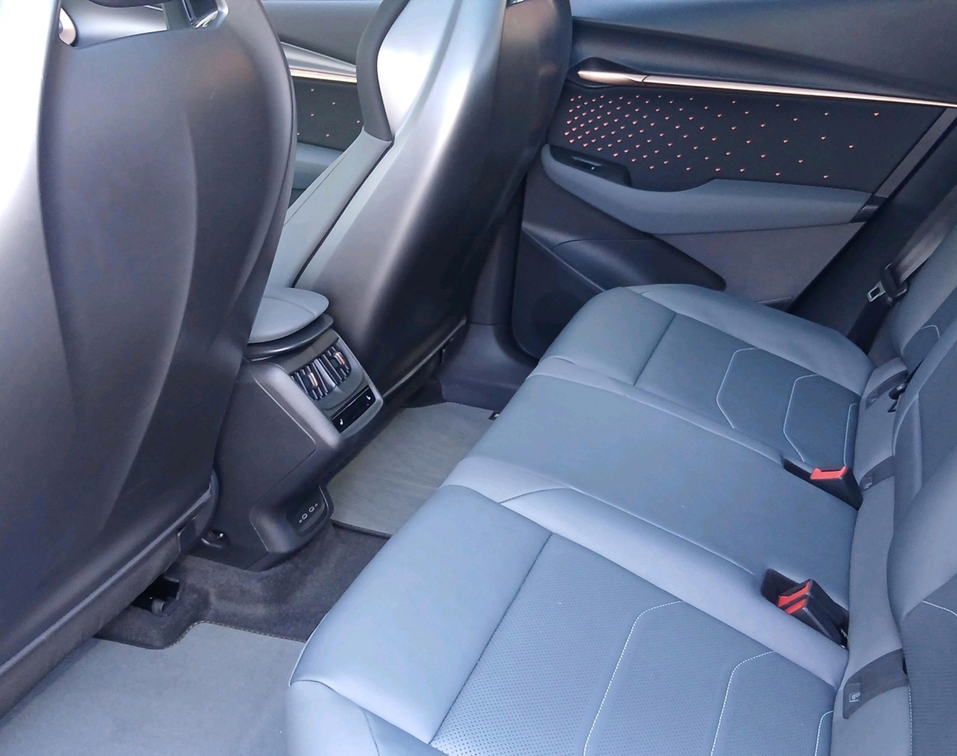 SEAT Tavascan VZ Extreme 4D-showroom-element-3