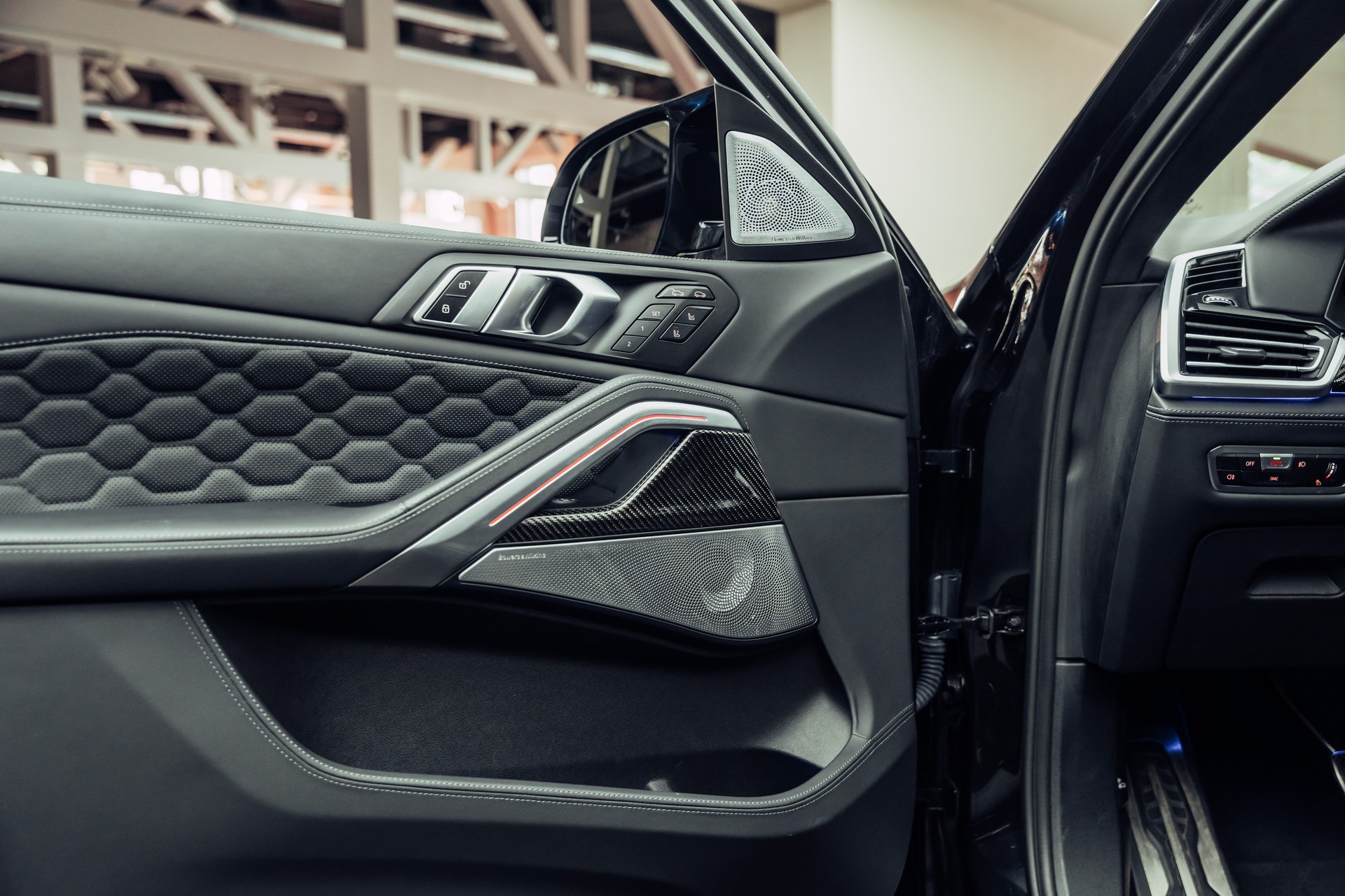 BMW X6M Steptronic M Competition-image-12