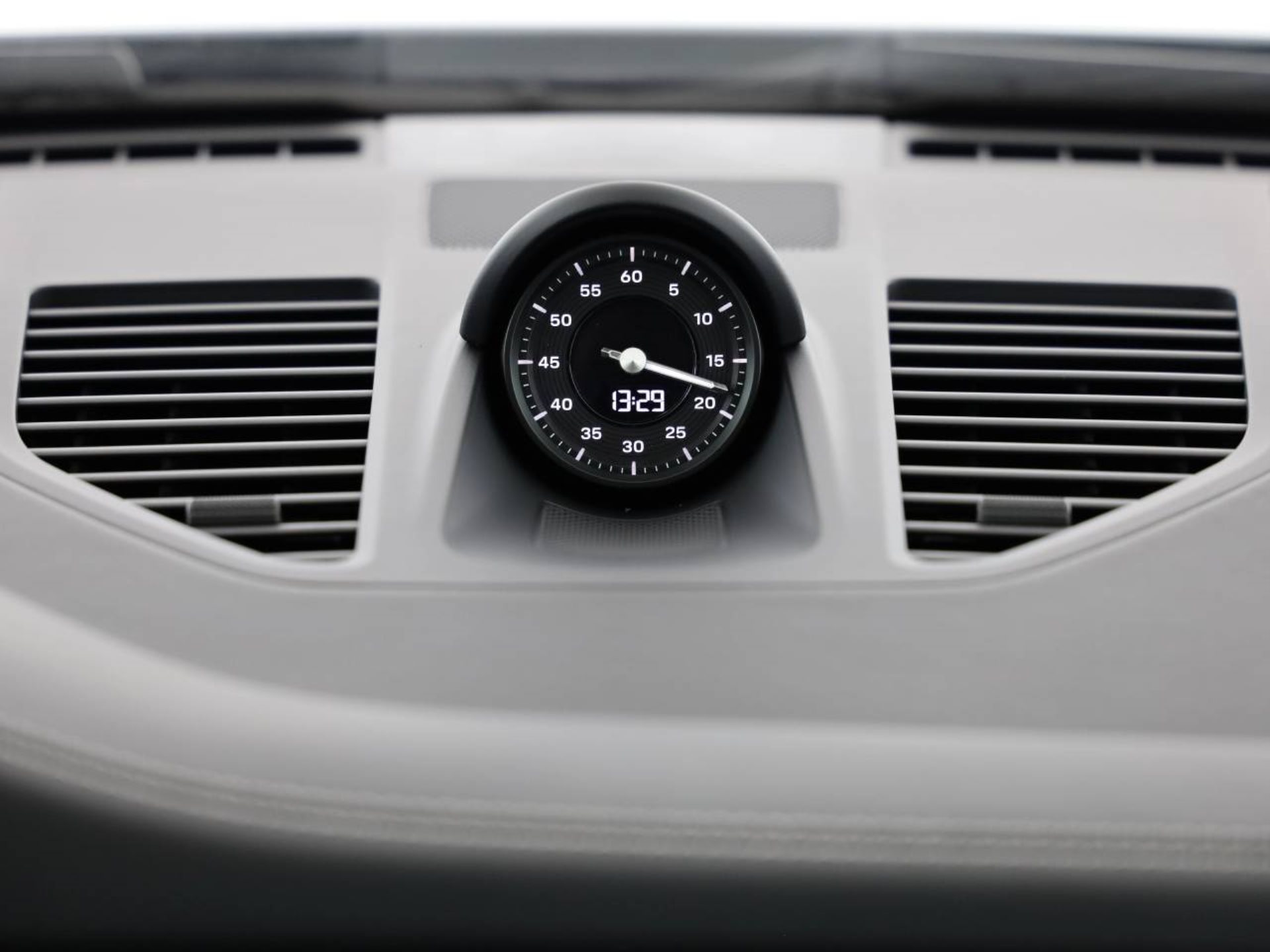 PORSCHE 911 Carrera S Cabriolet-image-12