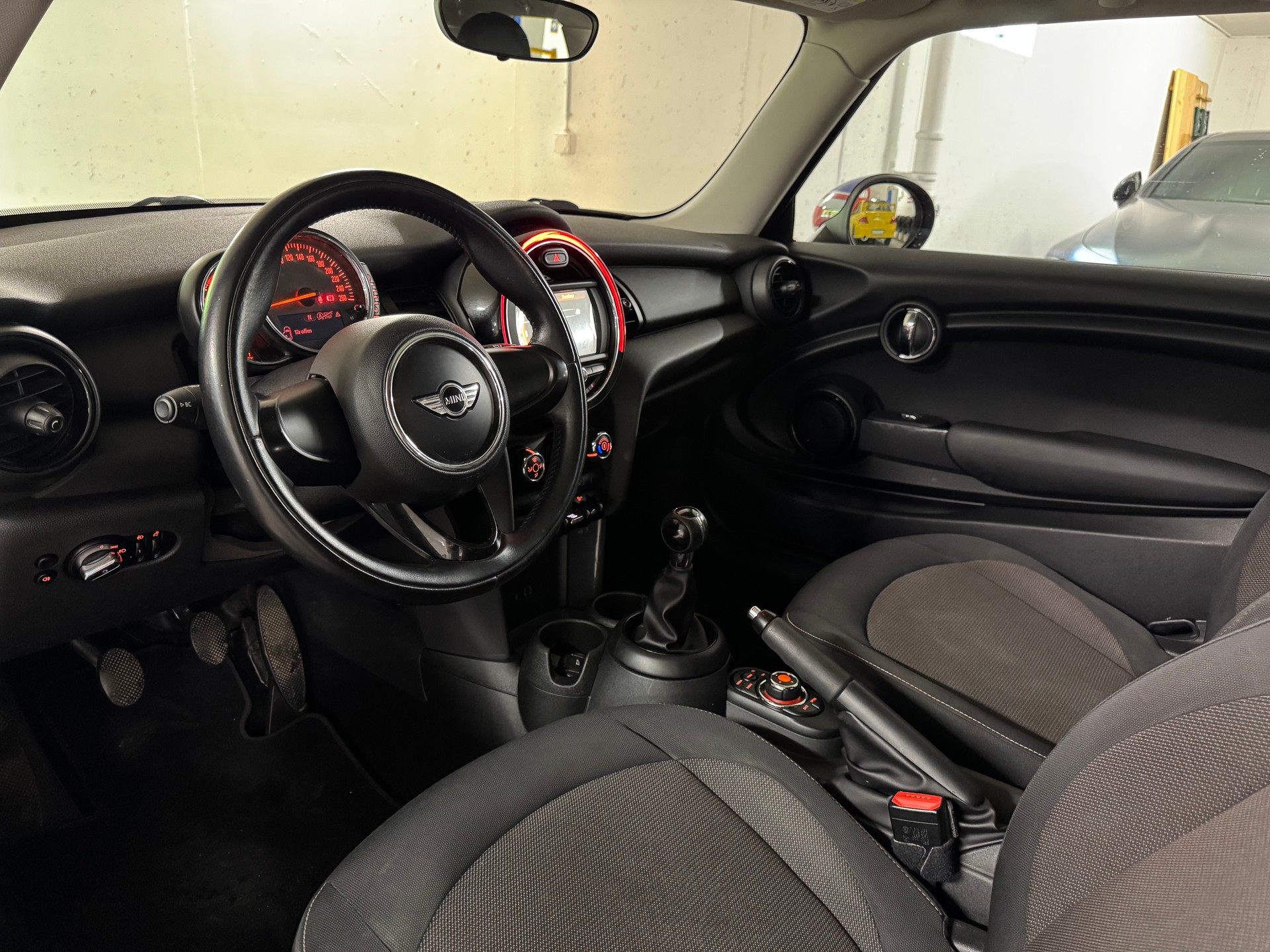MINI One CH-Fahrzeug-image-10