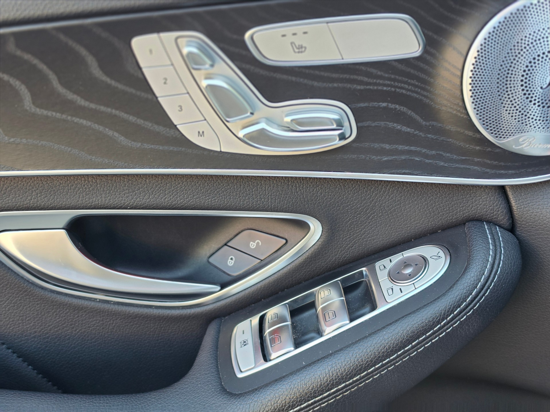 MERCEDES-BENZ C 220 d AMG Line 4Matic 9G-Tronic-image-19
