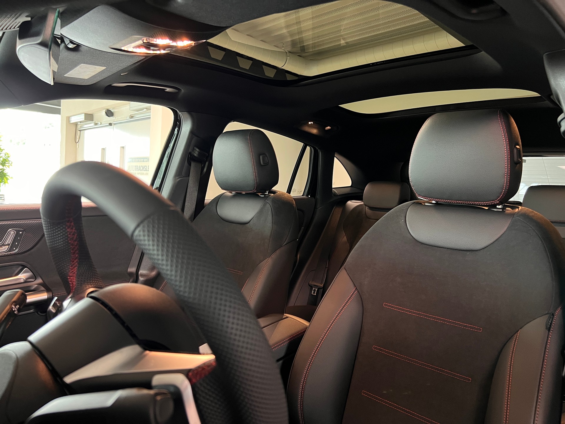 MERCEDES-BENZ GLA 250 4Matic 8G-DCT Swiss Star-image-10