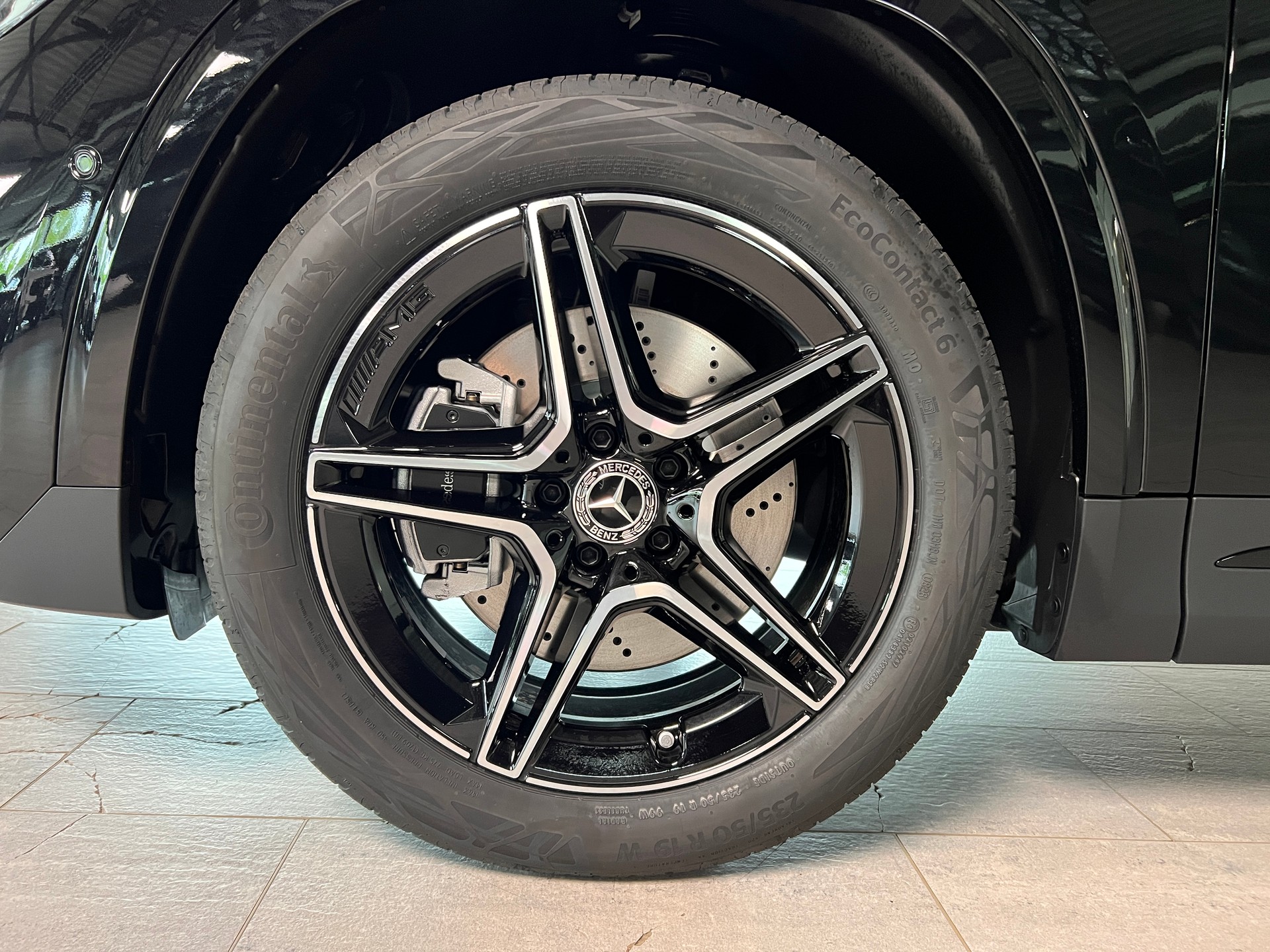 MERCEDES-BENZ GLA 250 4Matic 8G-DCT Swiss Star-image-5