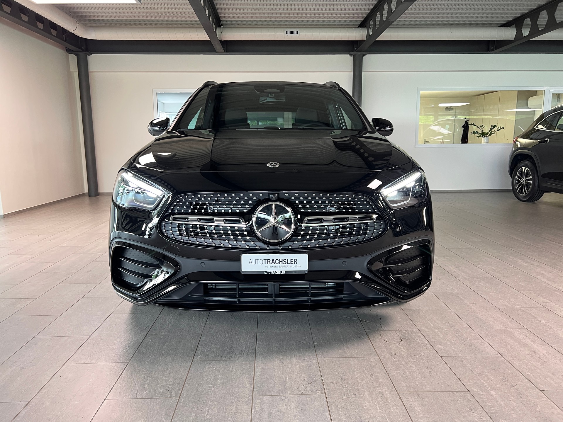 MERCEDES-BENZ GLA 250 4Matic 8G-DCT Swiss Star-image-1