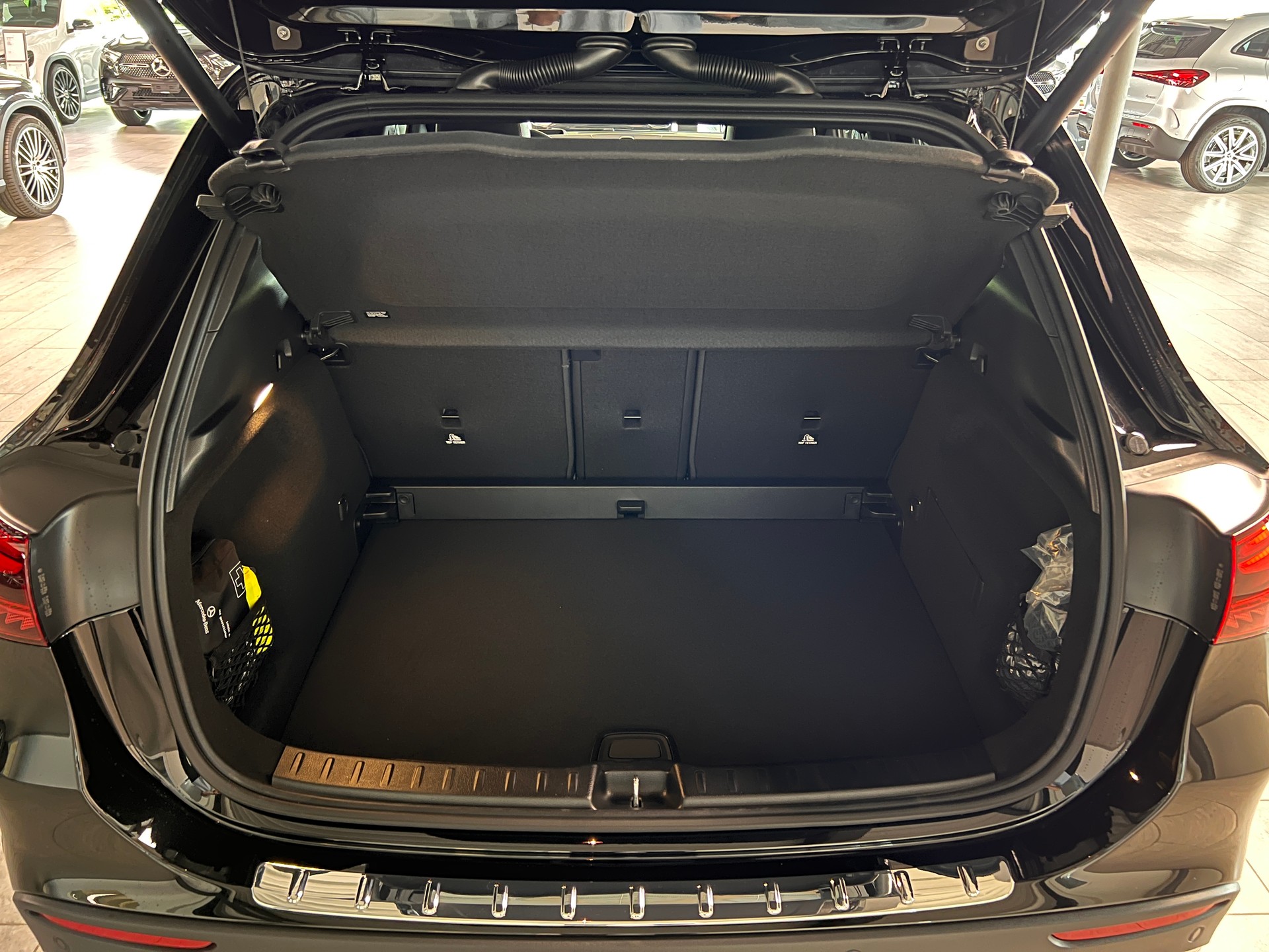 MERCEDES-BENZ GLA 250 4Matic 8G-DCT Swiss Star-image-6