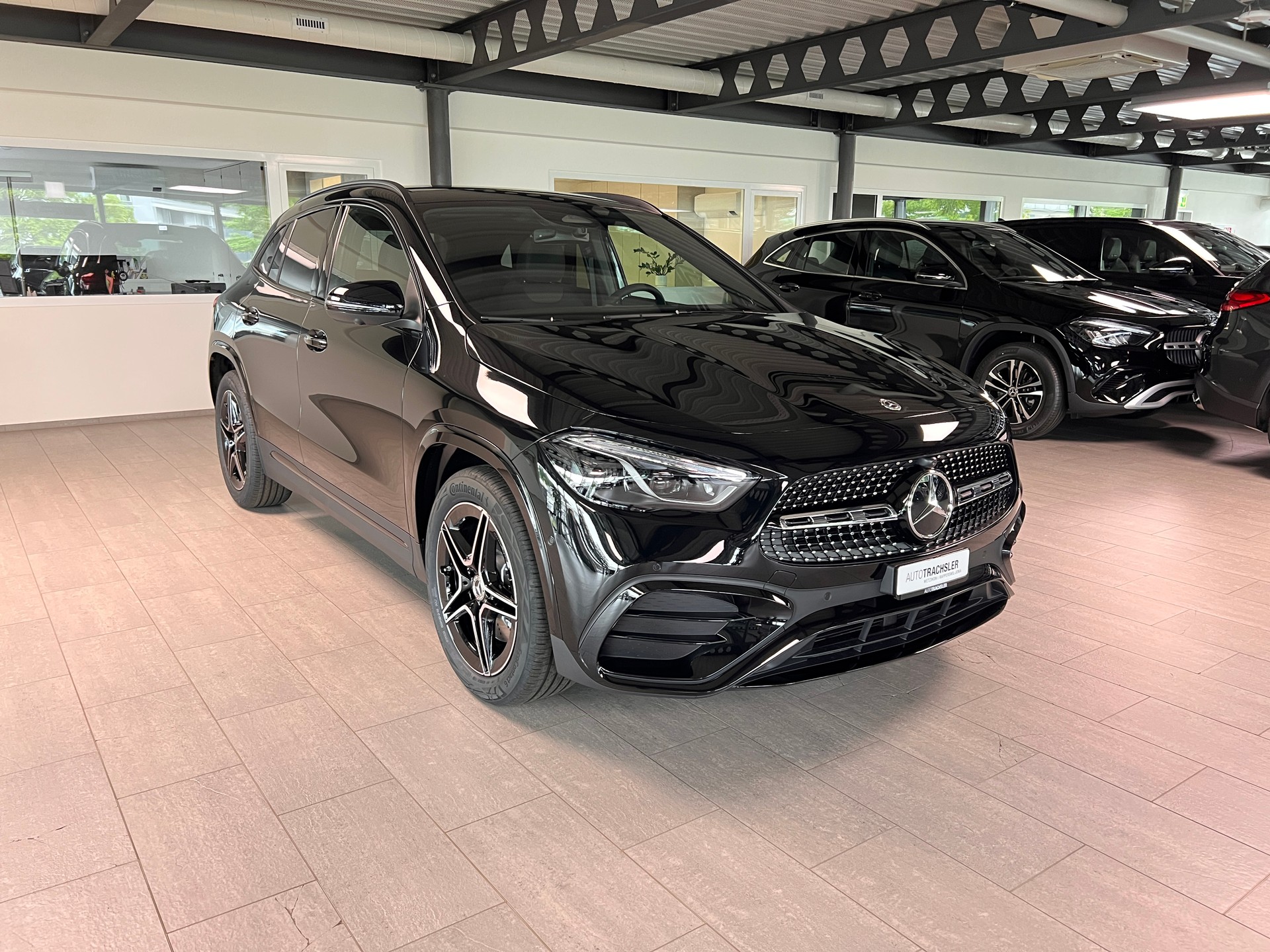 MERCEDES-BENZ GLA 250 4Matic 8G-DCT Swiss Star-image-2