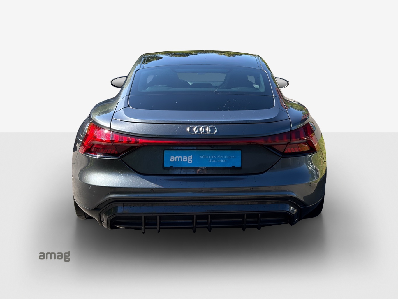AUDI e-tron GT quattro-image-4
