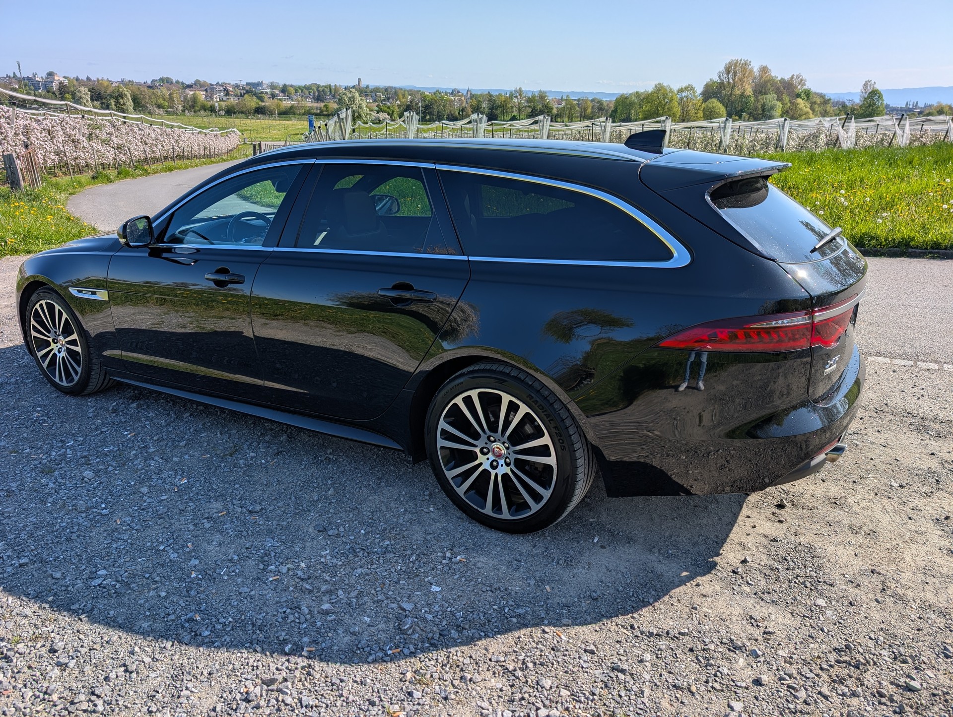 JAGUAR 2.0 D 240 R-Sport AWD Sportbrake-image-3