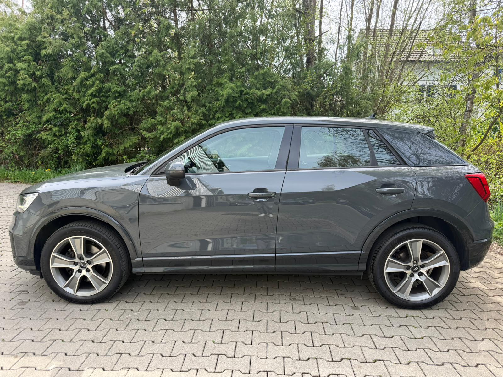 AUDI Q2 2.0 TFSI design quattro S-tronic-image-1