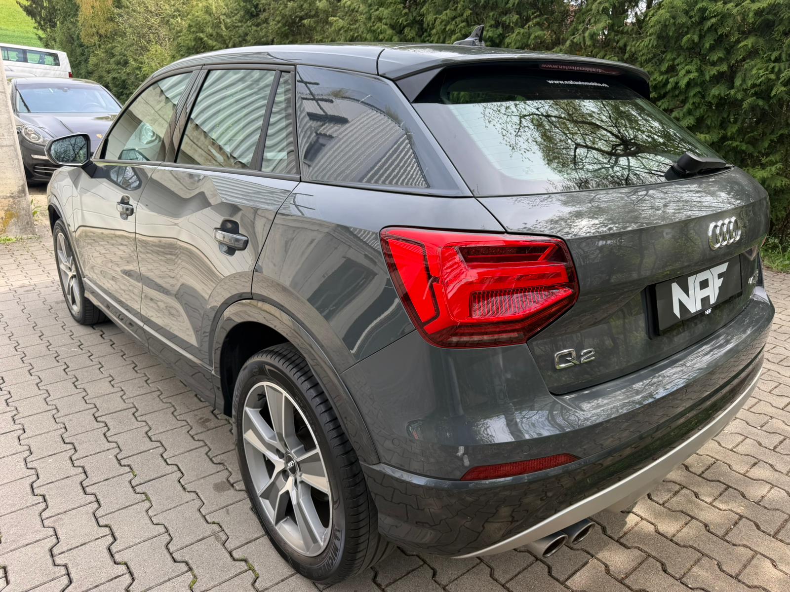 AUDI Q2 2.0 TFSI design quattro S-tronic-image-2
