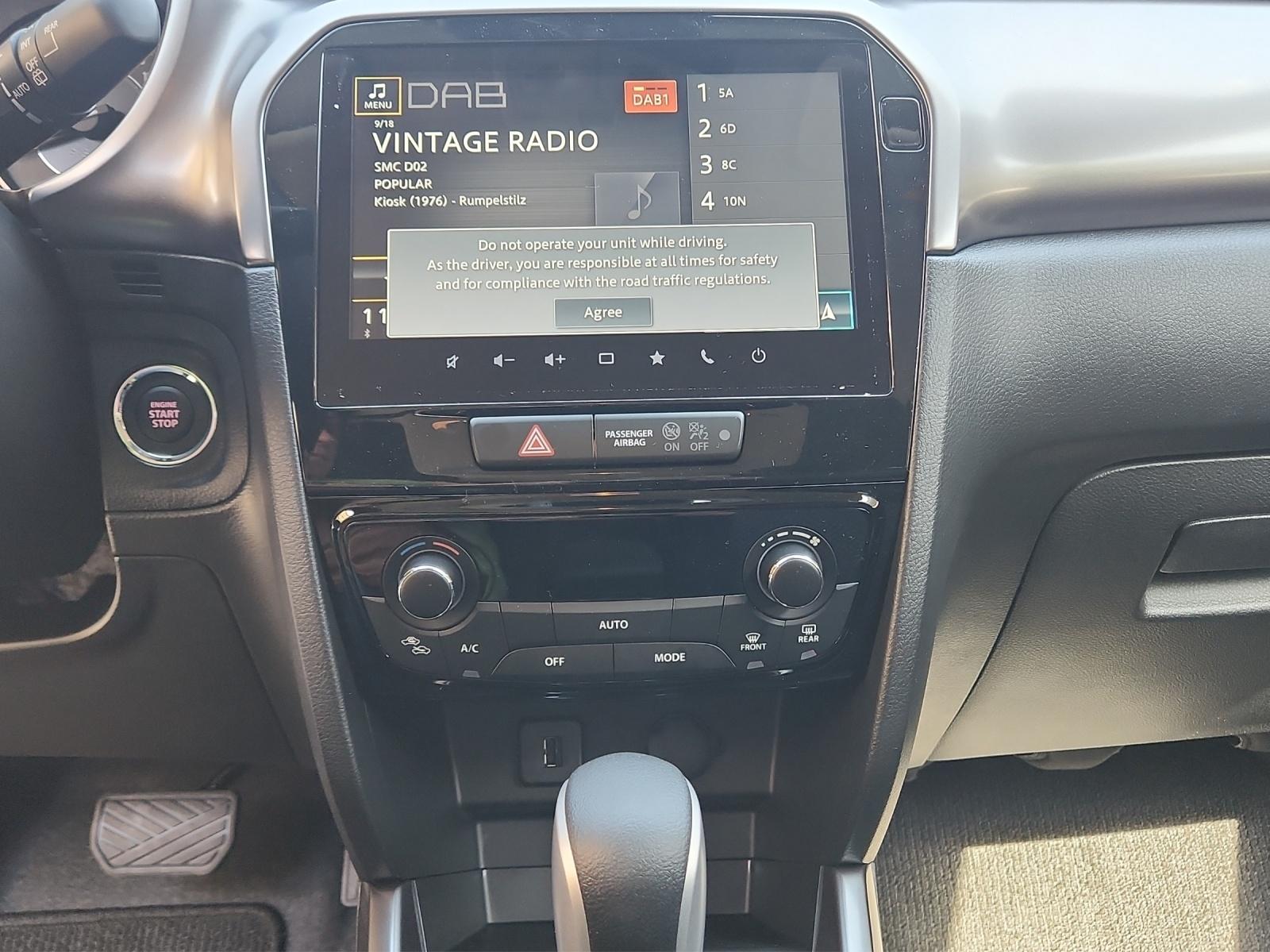 SUZUKI Vitara 1.4 T Sakura Hybrid 4x4-image-11