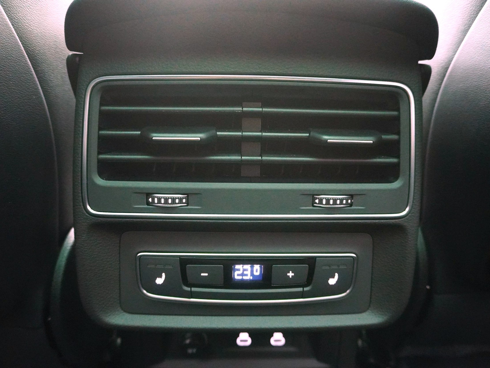 AUDI Q8 SUV 55 TFSI e S line quattro T-Tronic **Audi Werksgarantie bis 06/2030**-image-13