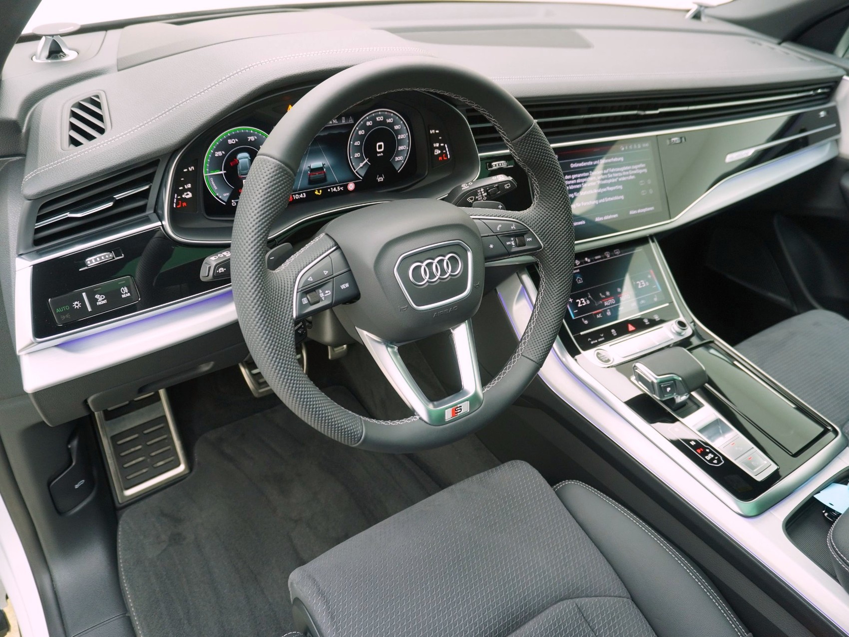 AUDI Q8 SUV 55 TFSI e S line quattro T-Tronic **Audi Werksgarantie bis 06/2030**-image-10