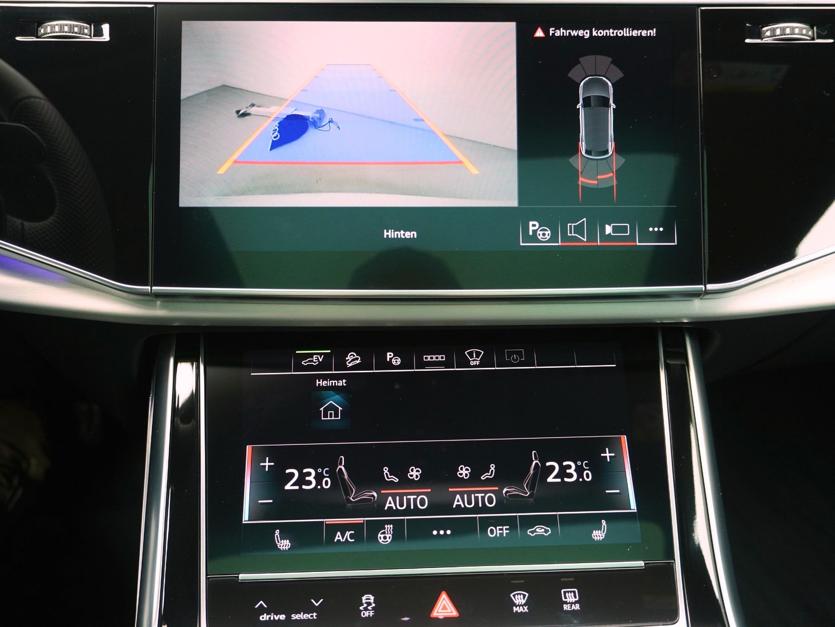 AUDI Q8 SUV 55 TFSI e S line quattro T-Tronic **Audi Werksgarantie bis 06/2030**-image-26