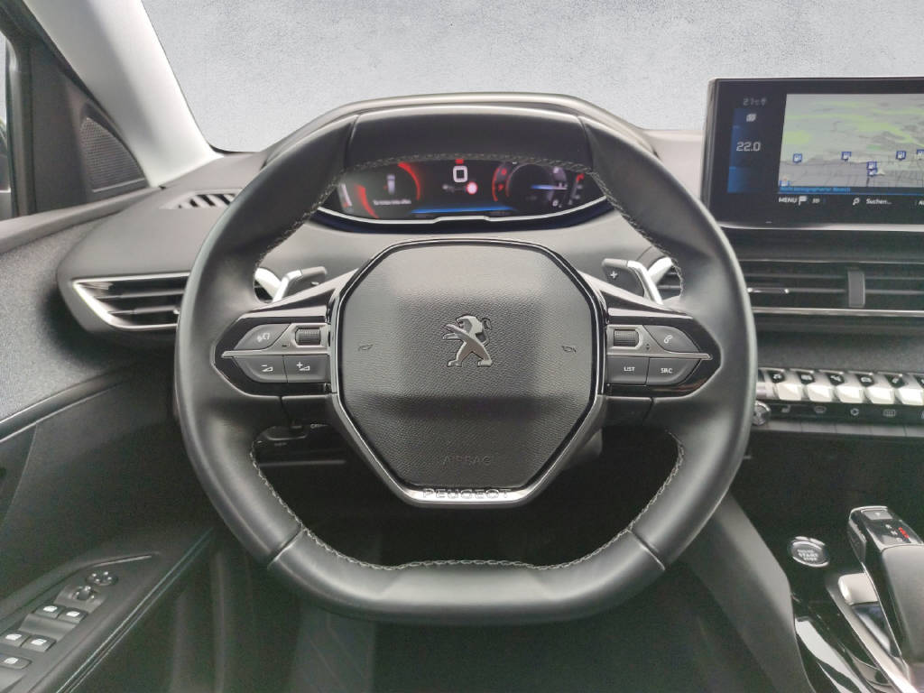 PEUGEOT 5008 1.2 PureTech Allure Pack-image-11