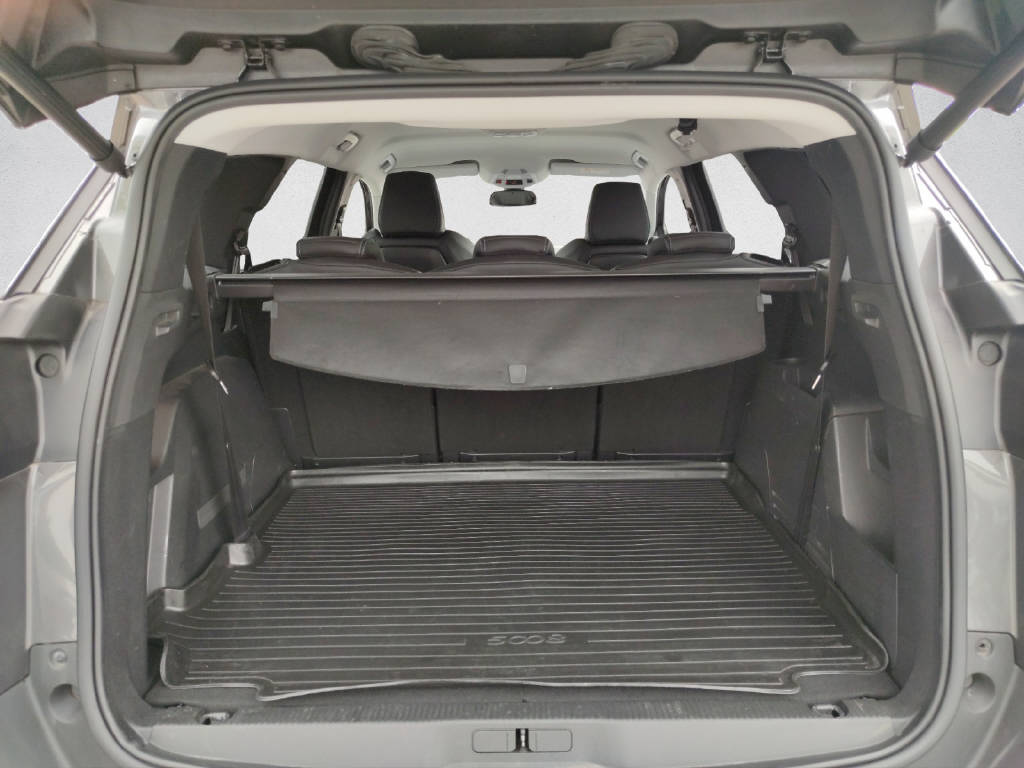 PEUGEOT 5008 1.2 PureTech Allure Pack-image-7