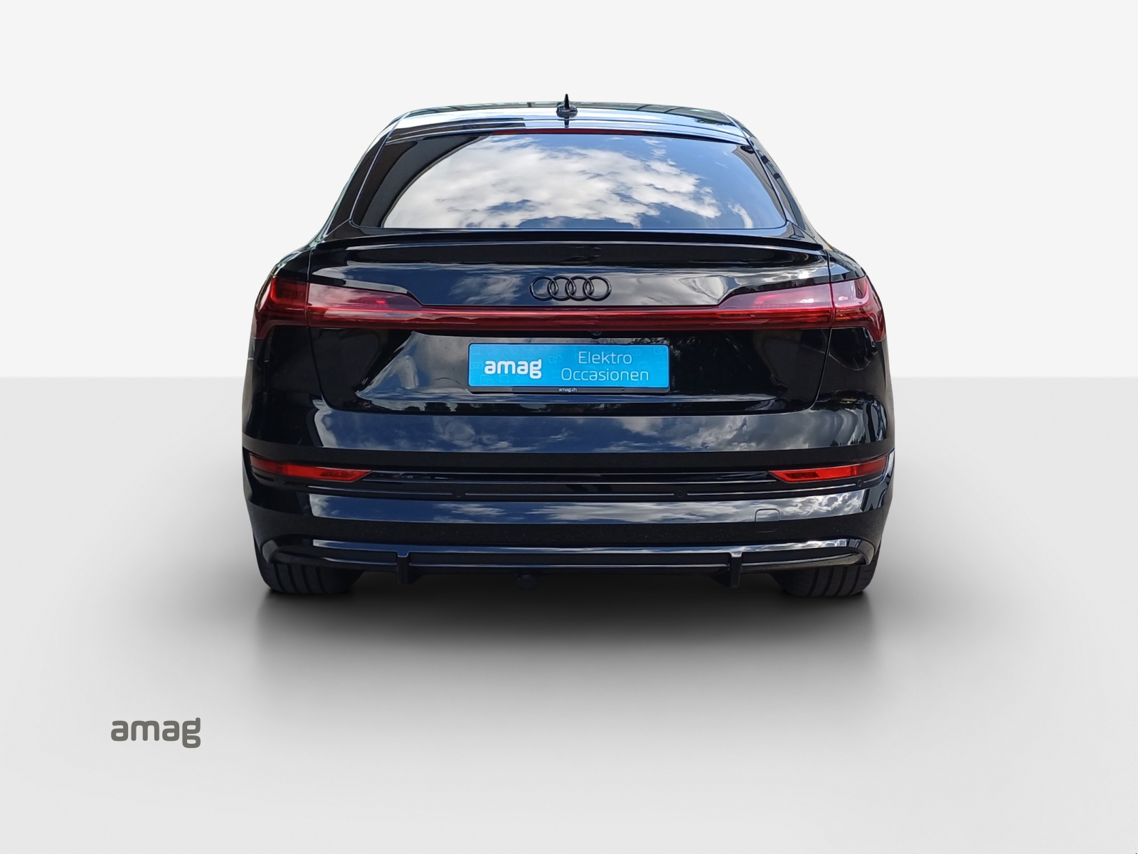 AUDI e-tron 55 Sportback S Line Black Edition quattro-image-3