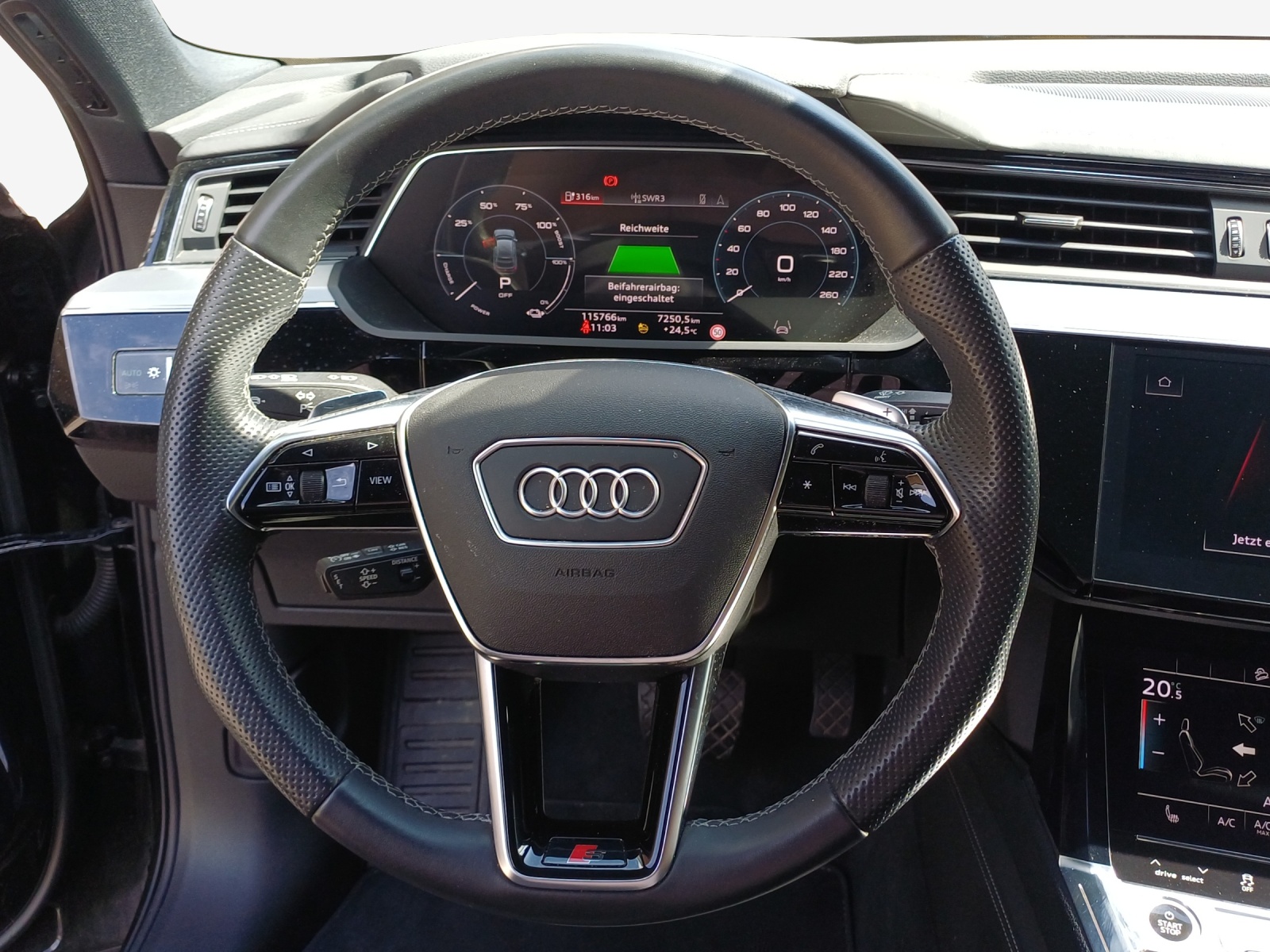 AUDI e-tron 55 Sportback S Line Black Edition quattro-image-9