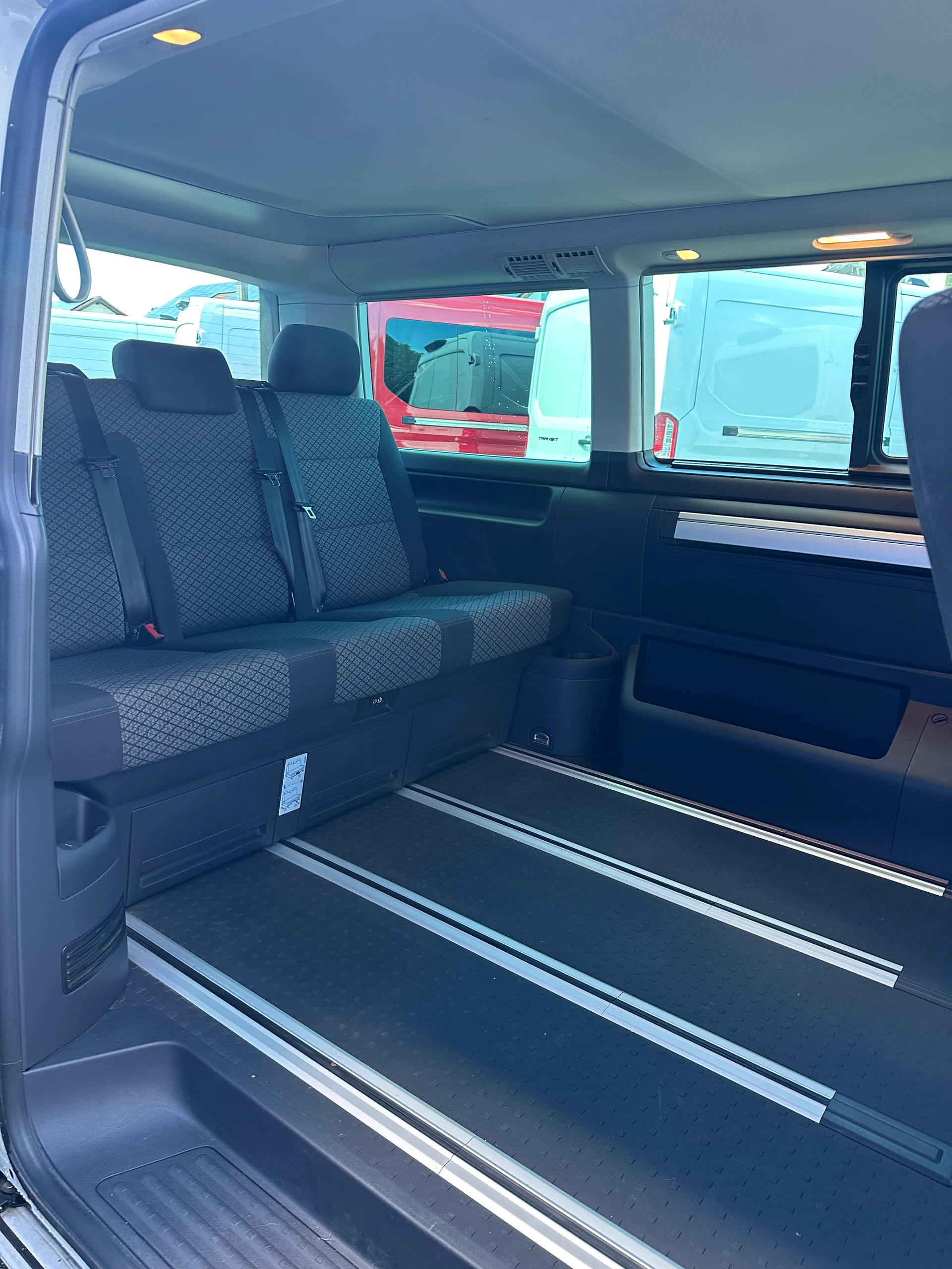 VW T6.1 California 3000 2.0 TDI 150 Coast Edition Liberty DSG 4m-image-14