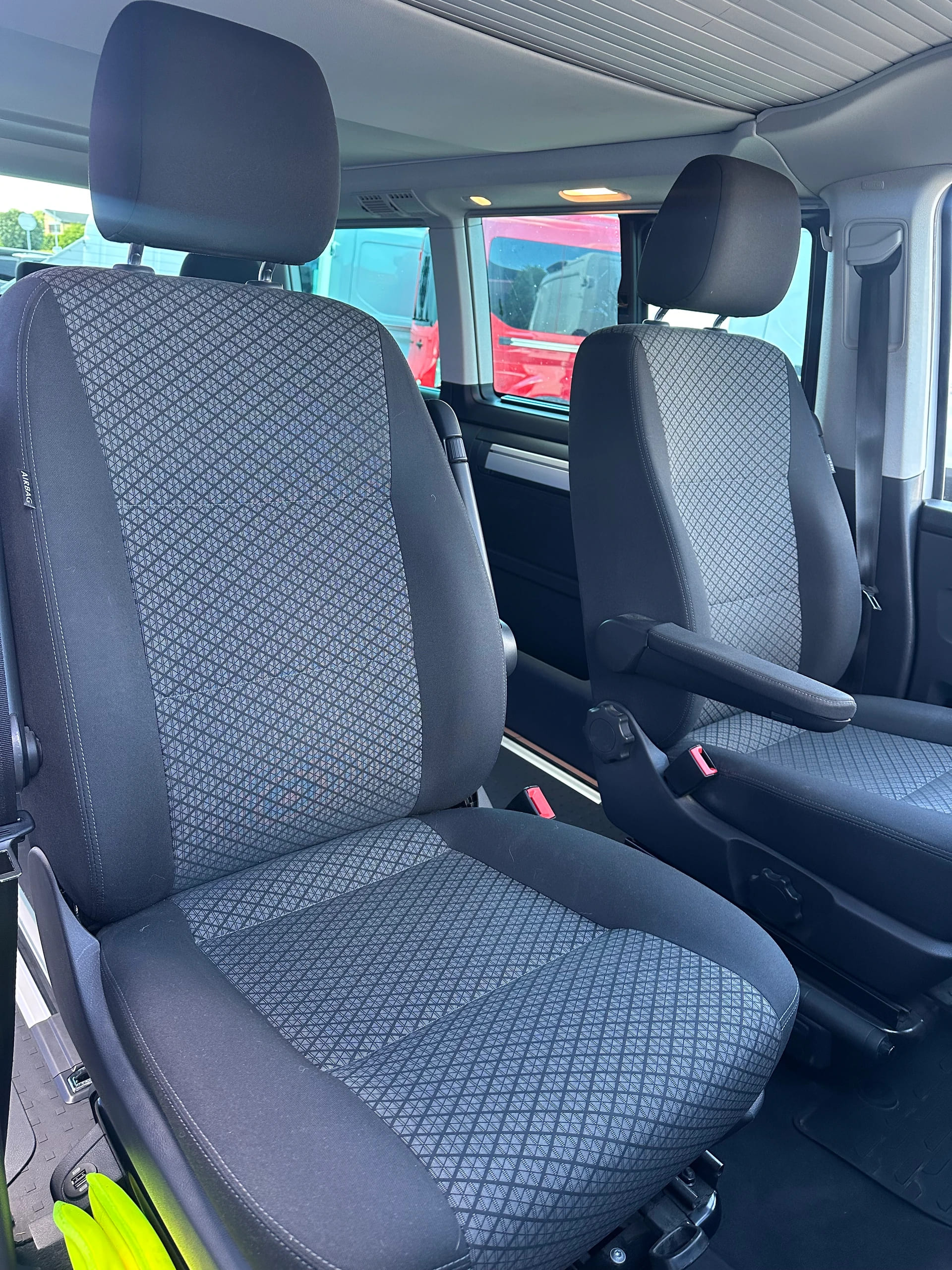 VW T6.1 California 3000 2.0 TDI 150 Coast Edition Liberty DSG 4m-image-13