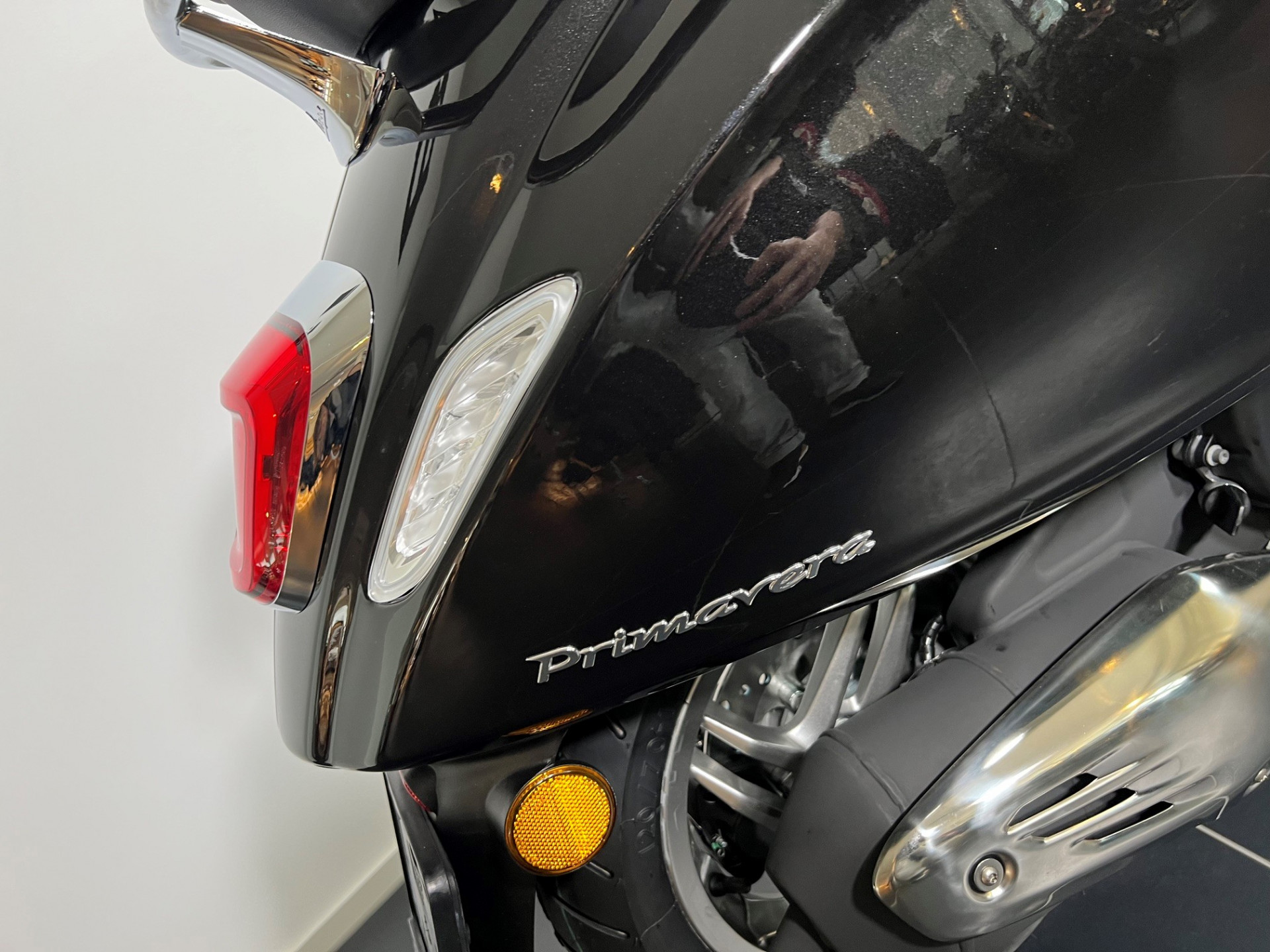 PIAGGIO Vespa Primavera 125 S-showroom-element-3