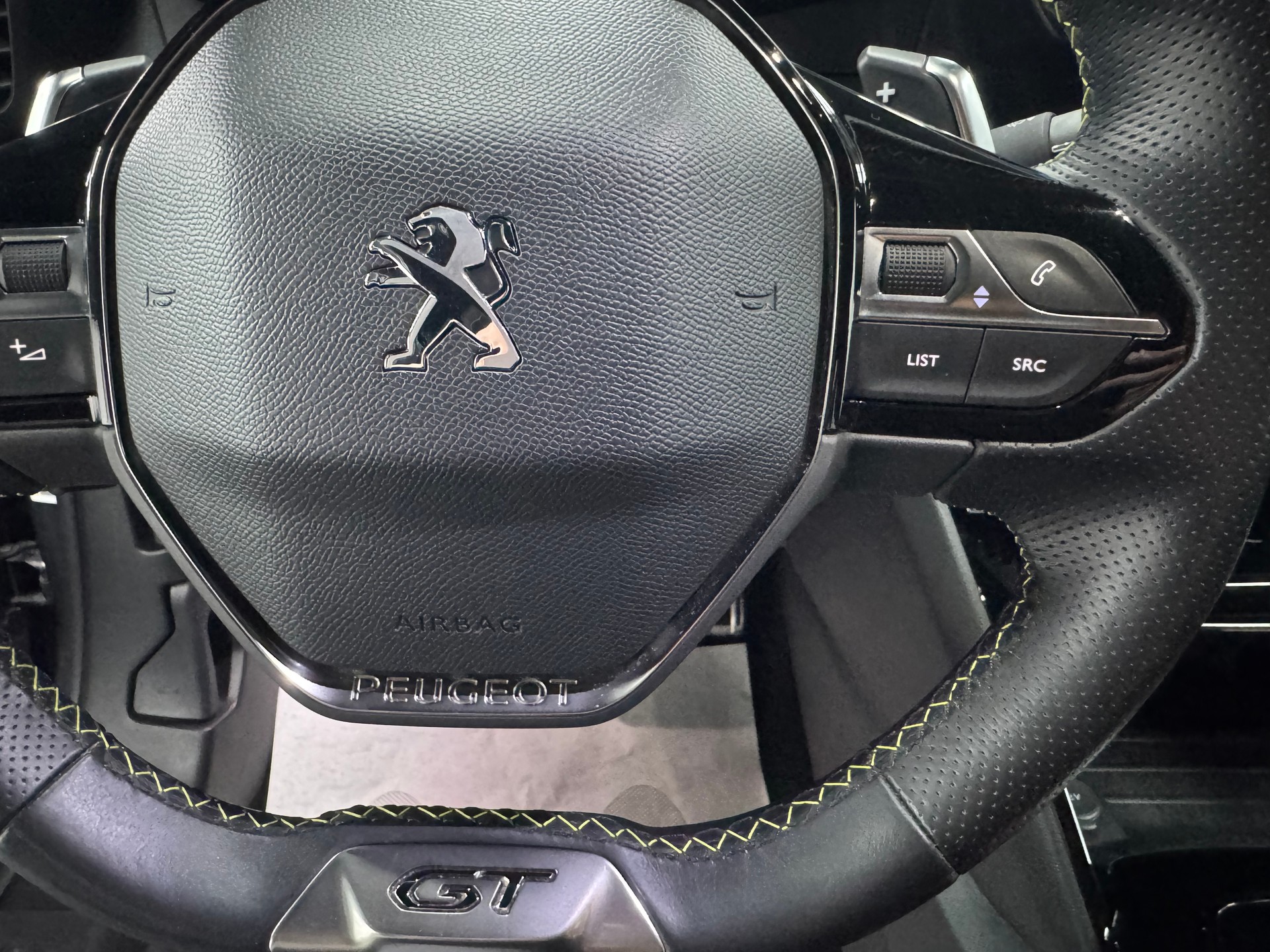 PEUGEOT 2008 1.2 PureTech GT EAT8-image-21