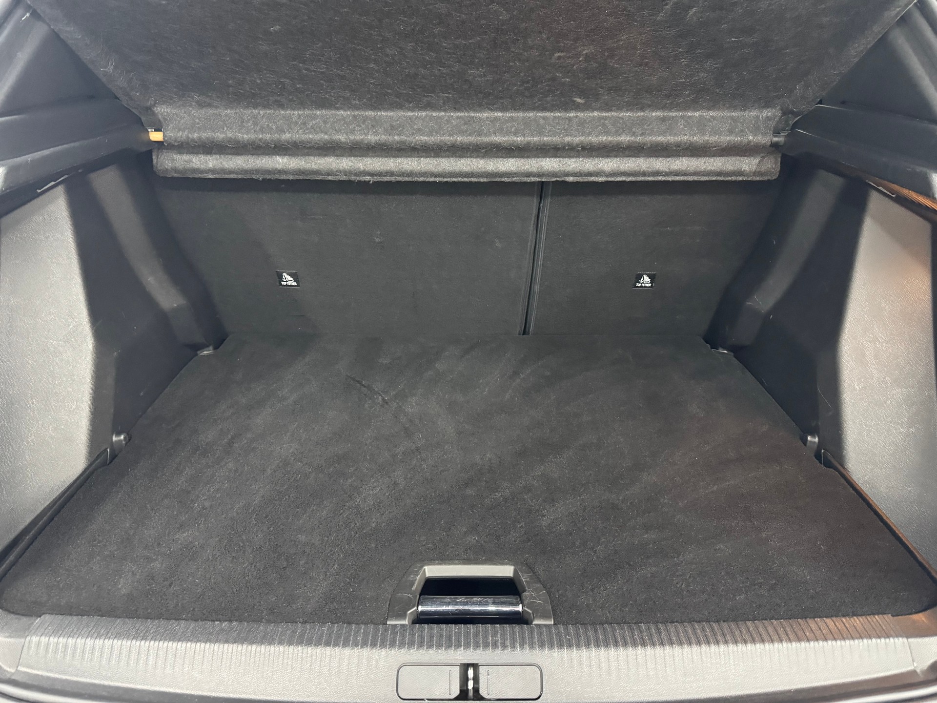 PEUGEOT 2008 1.2 PureTech GT EAT8-image-19