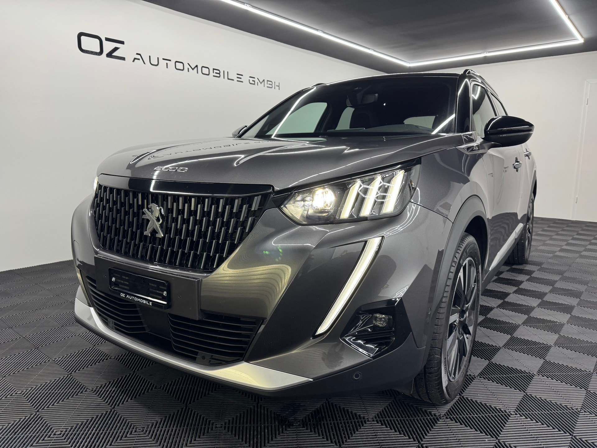 PEUGEOT 2008 1.2 PureTech GT EAT8-showroom-element-2