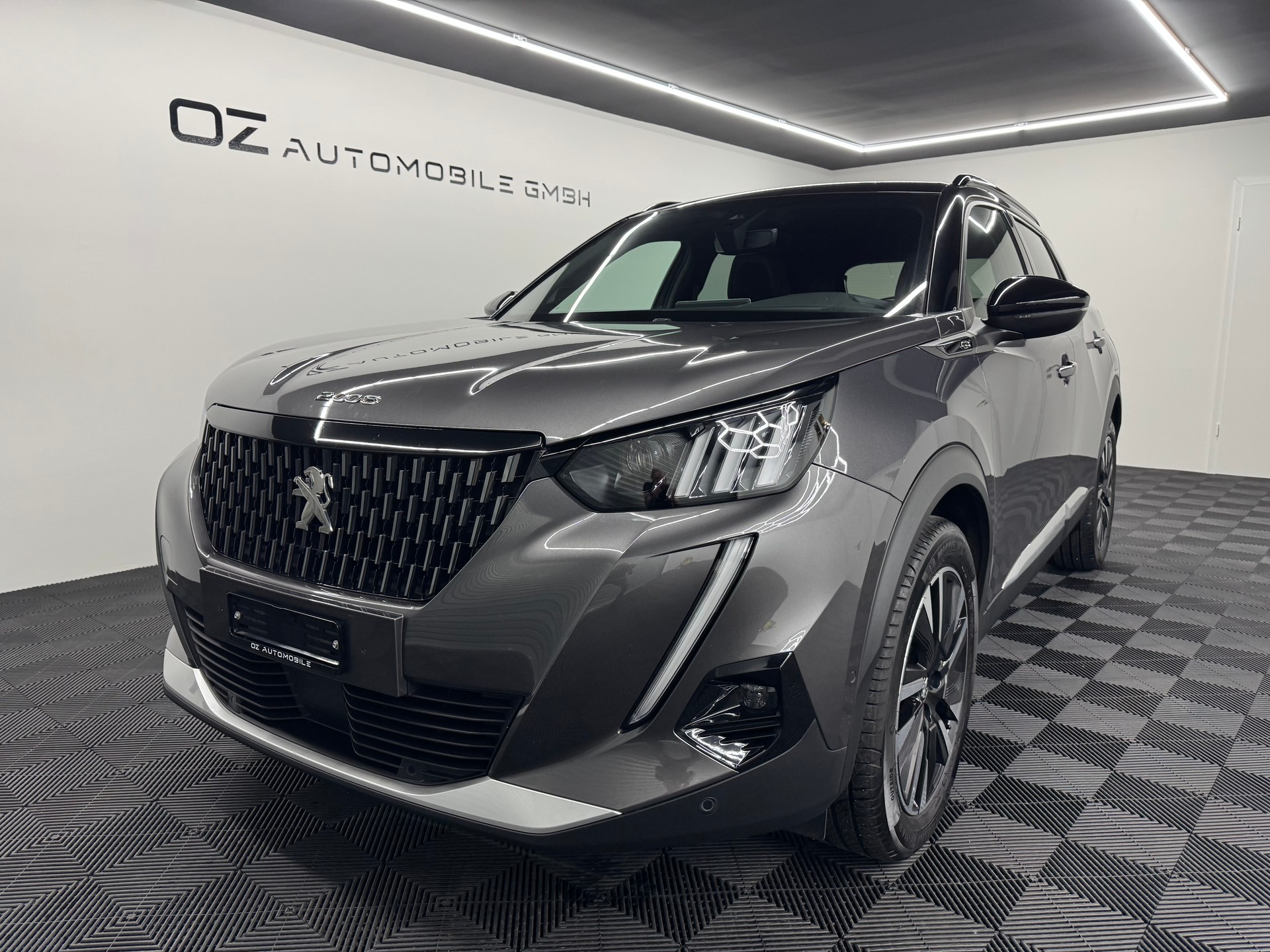 PEUGEOT 2008 1.2 PureTech GT EAT8-showroom-element-1