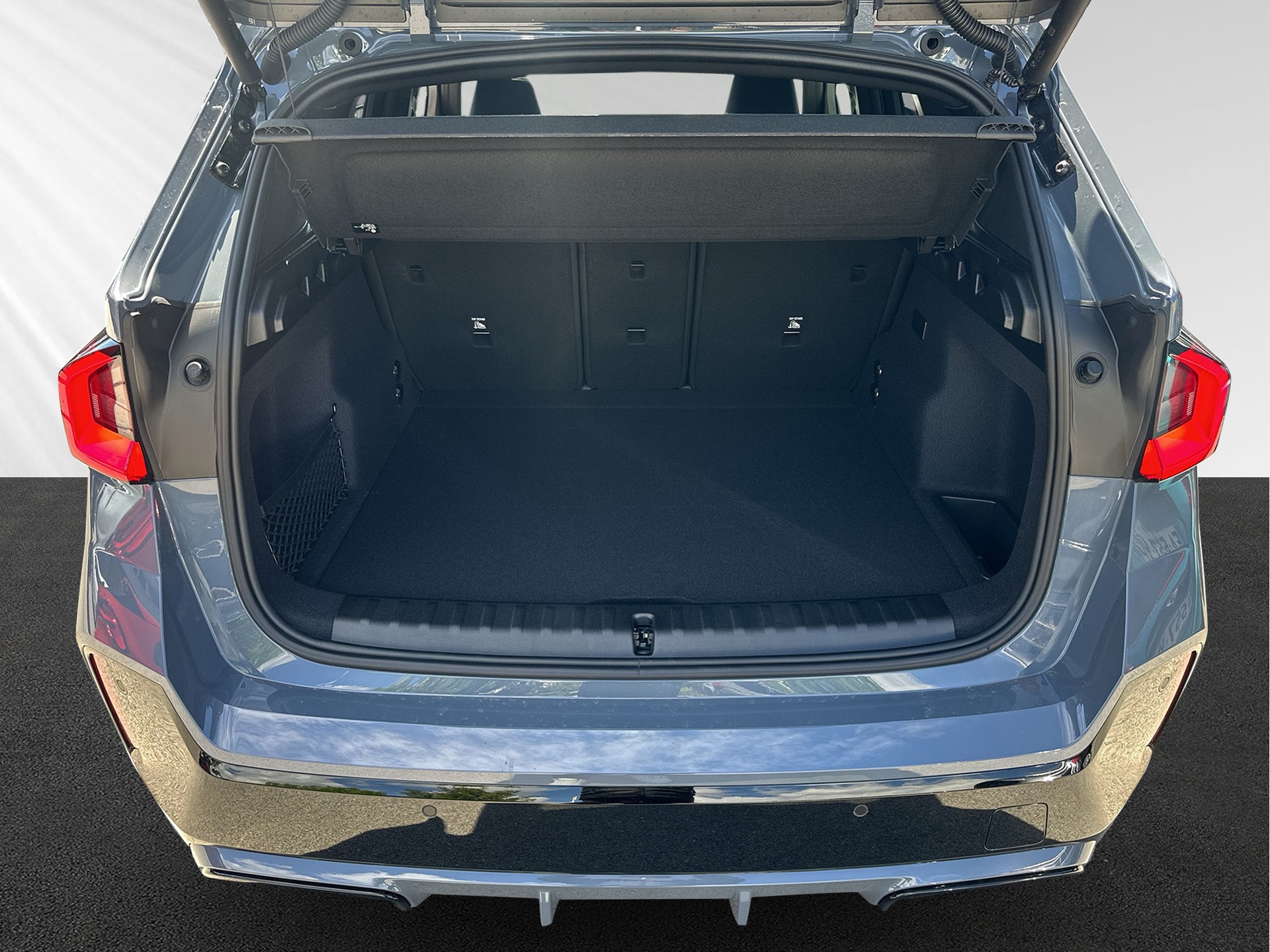 BMW iX1 xDrive 30 M Sport-image-5
