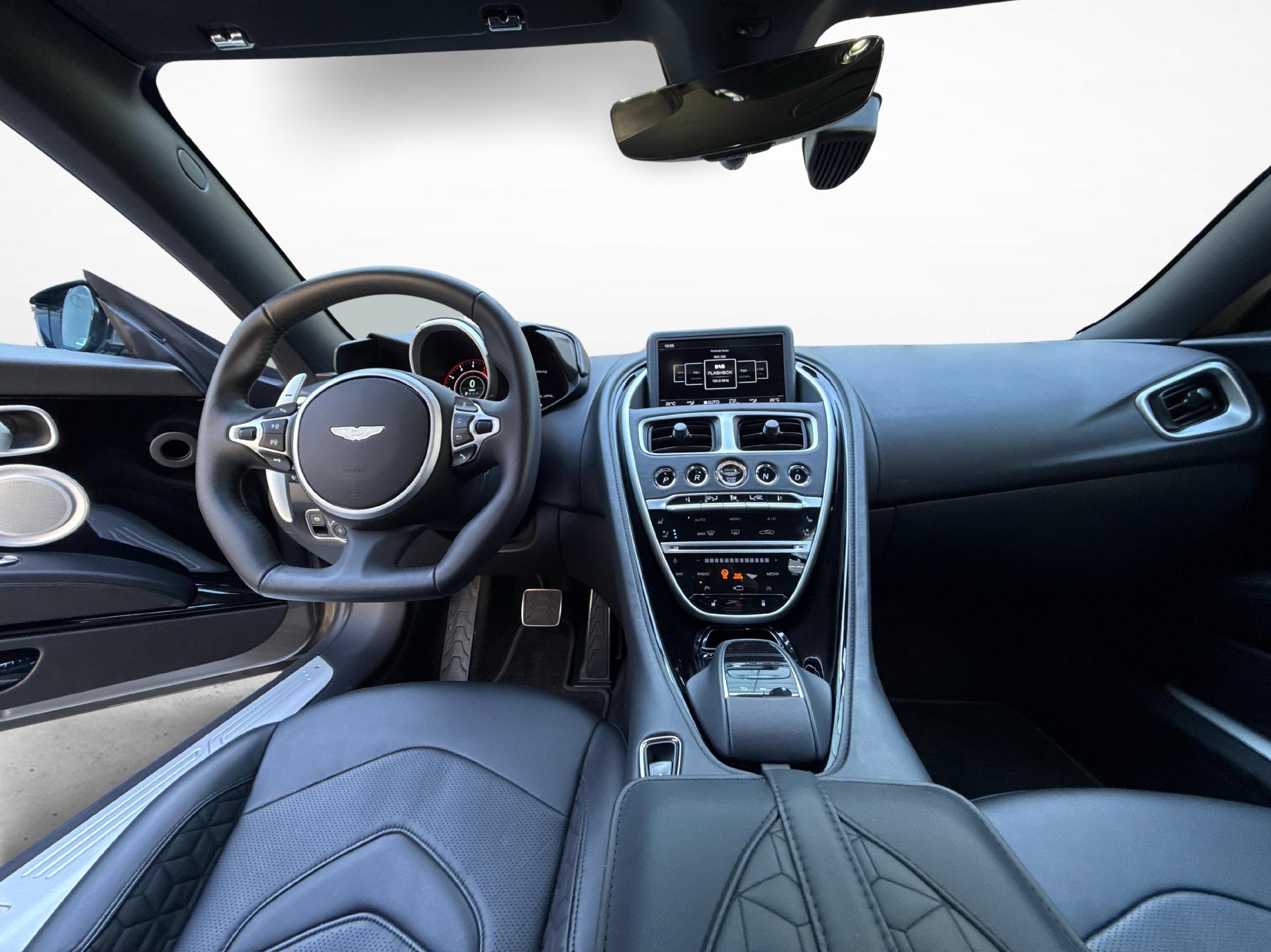 ASTON MARTIN DBS Superleggera Coupé 5.2 V12 Bi-Turbo-image-8