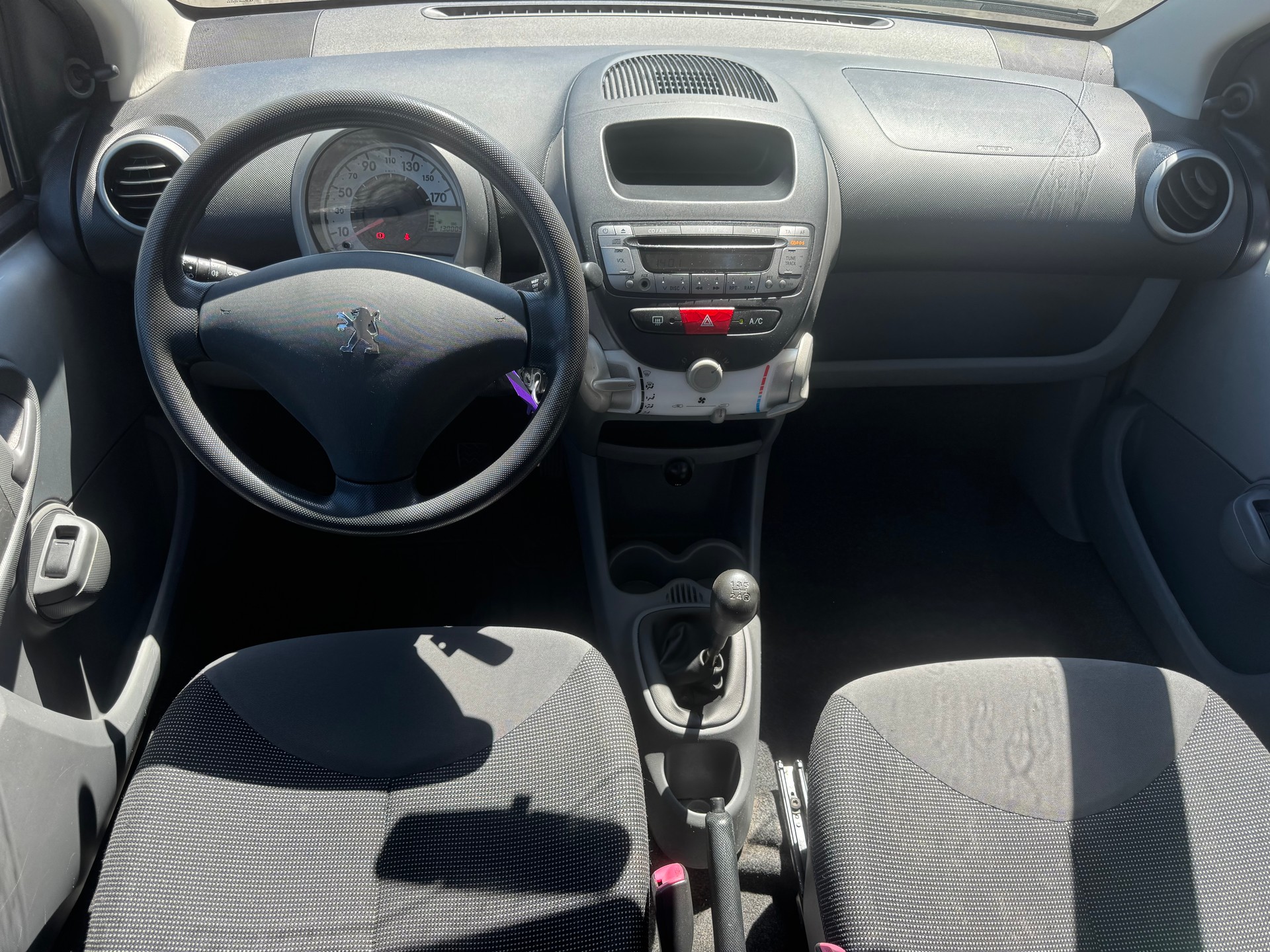 PEUGEOT 107 1.0 Trendy-image-6