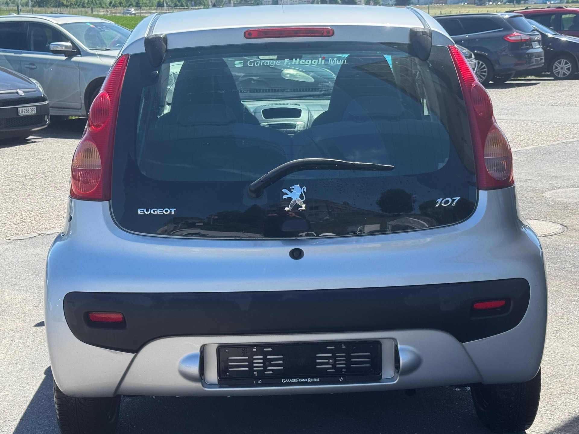 PEUGEOT 107 1.0 Trendy-image-3