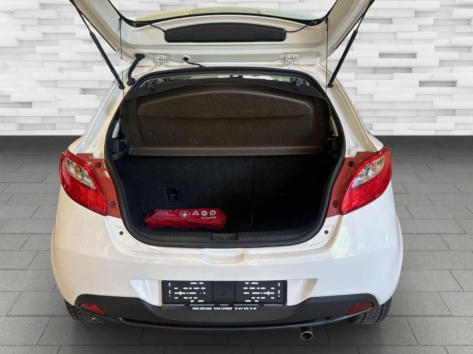 MAZDA 2 1.3i 16V Confort-image-12