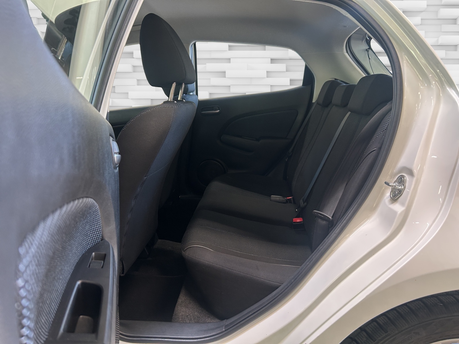 MAZDA 2 1.3i 16V Confort-image-8