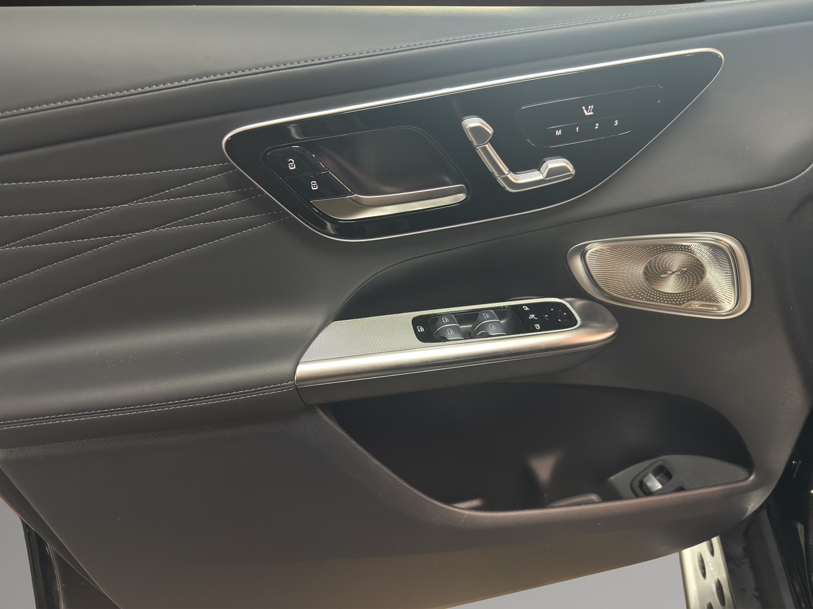 MERCEDES-BENZ GLC 400 e 4Matic EQ Star-image-12