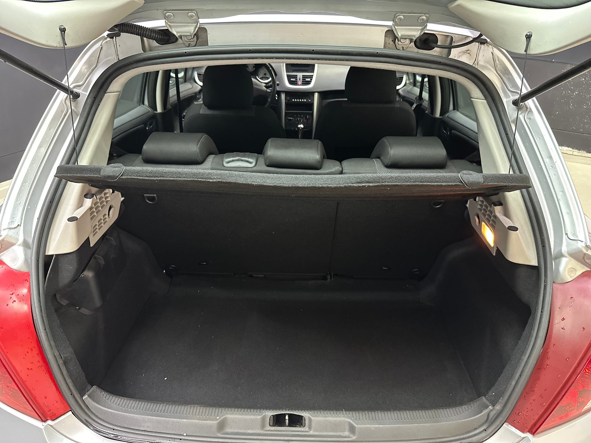 PEUGEOT 207 1.6 16V XS Automatic-image-8