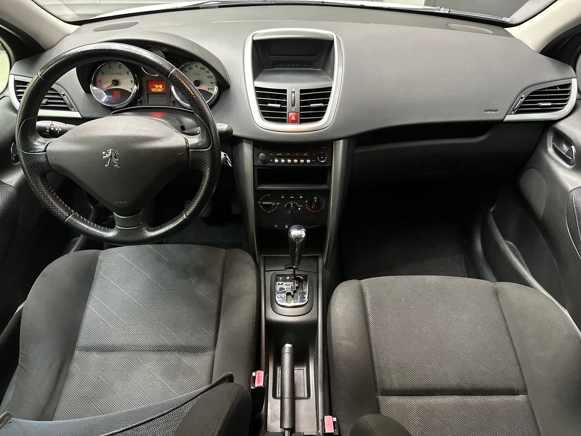 PEUGEOT 207 1.6 16V XS Automatic-image-14
