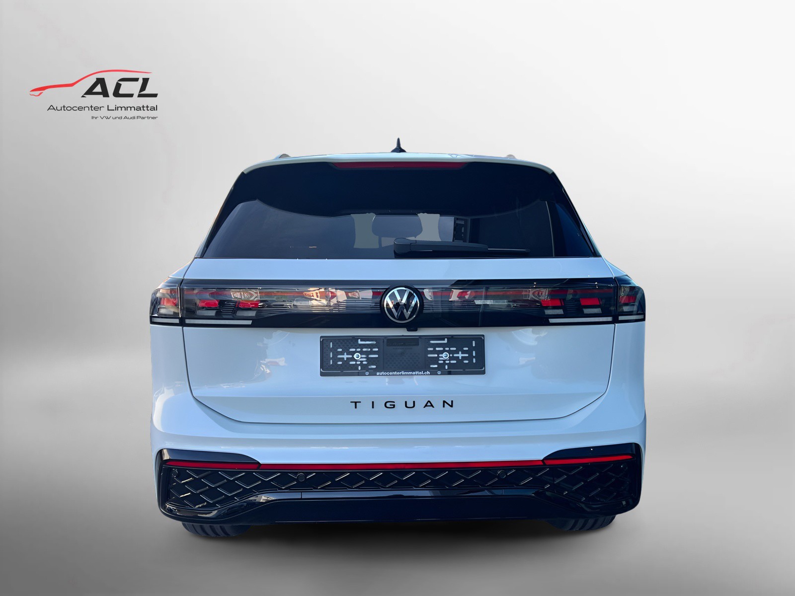 VW Tiguan R-Line 2.0TSI 265PS 4Motion DSG-image-9