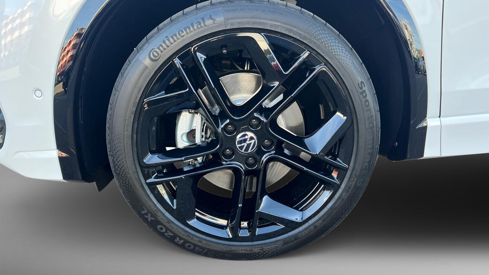 VW Tiguan R-Line 2.0TSI 265PS 4Motion DSG-image-3