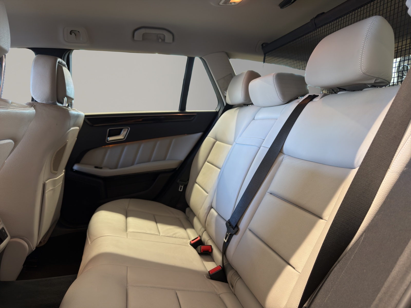 MERCEDES-BENZ E 350 CDI BlueEfficiency Elégance 4Matic 7G-Tronic-image-10