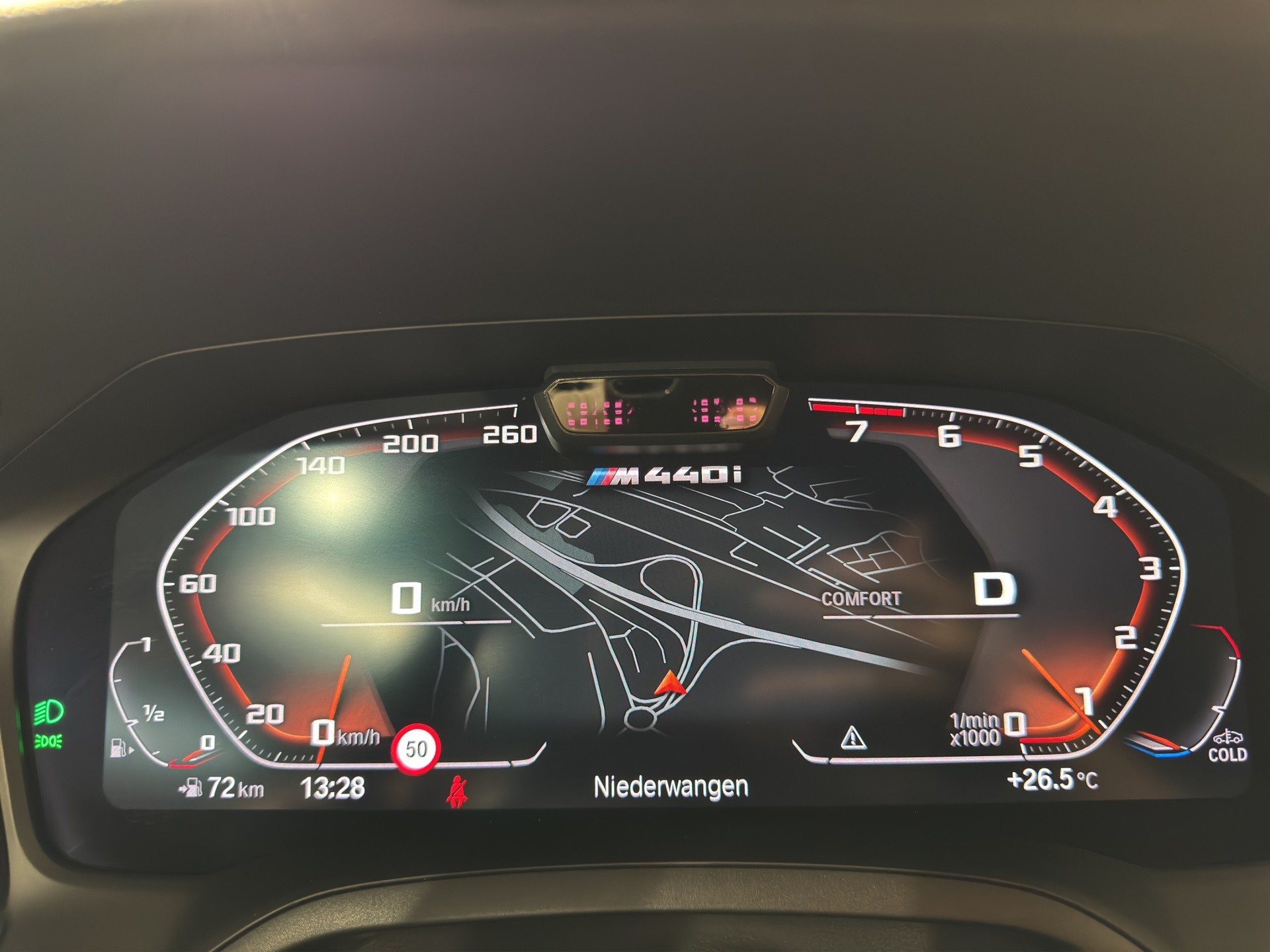 BMW M440i xDrive Coupé-image-12