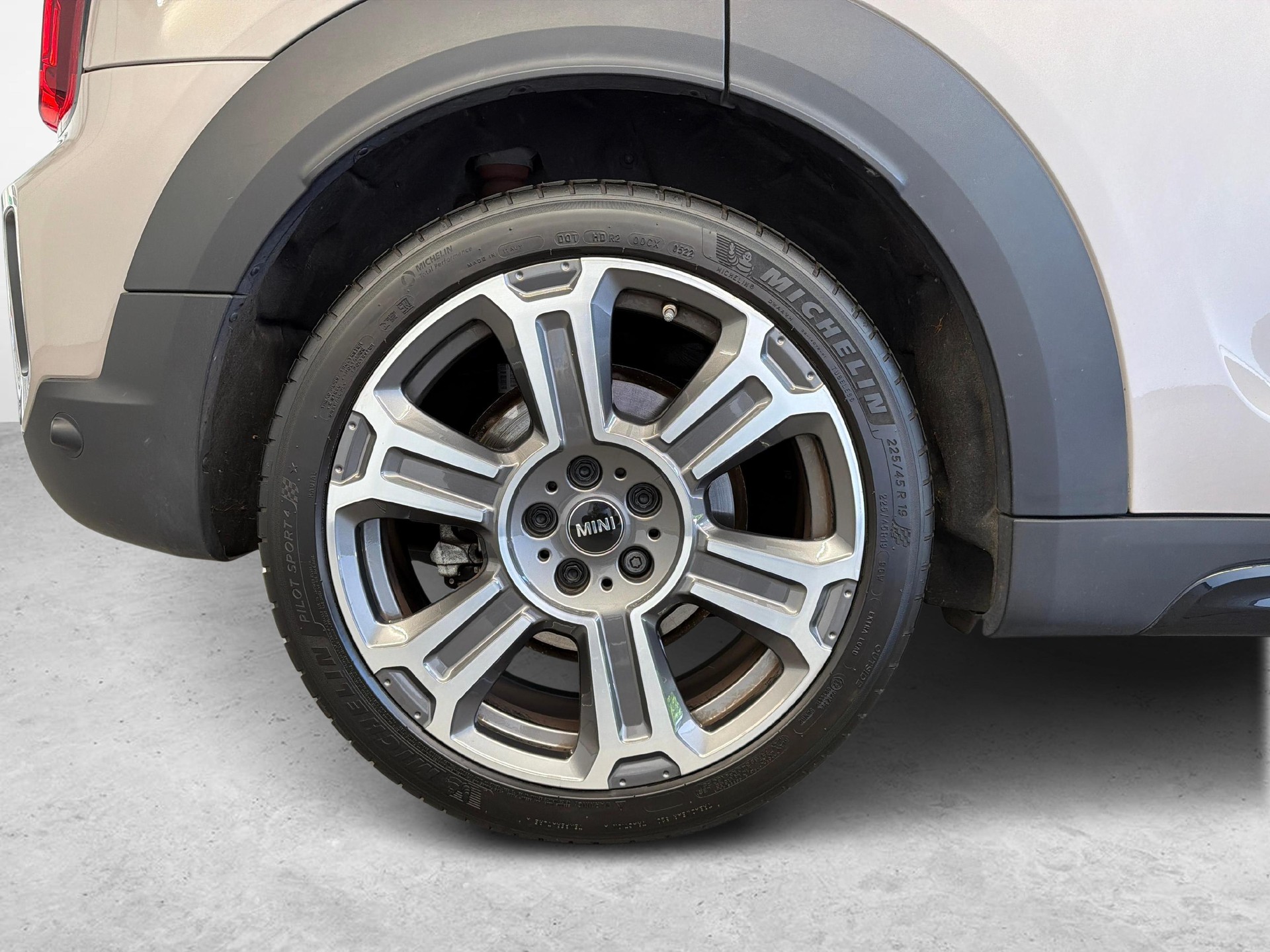 MINI Countryman F60 1.5i Cooper S E ALL4-image-9