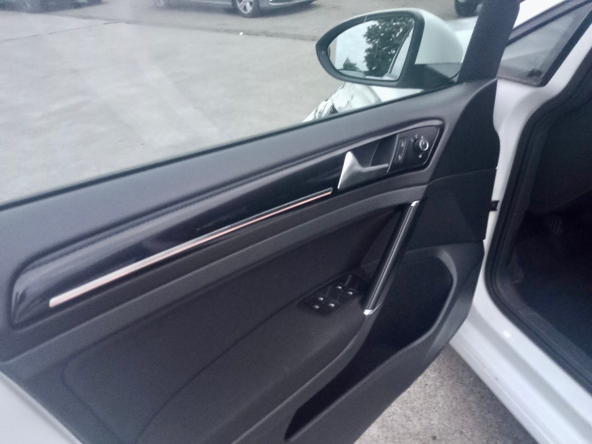 VW Golf 2.0 TDI Highline 4Motion-image-13