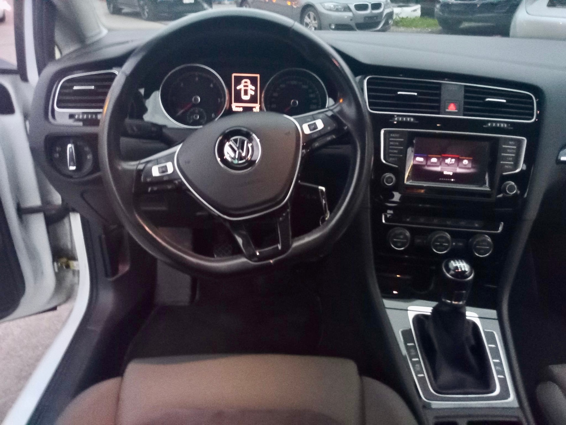 VW Golf 2.0 TDI Highline 4Motion-image-9