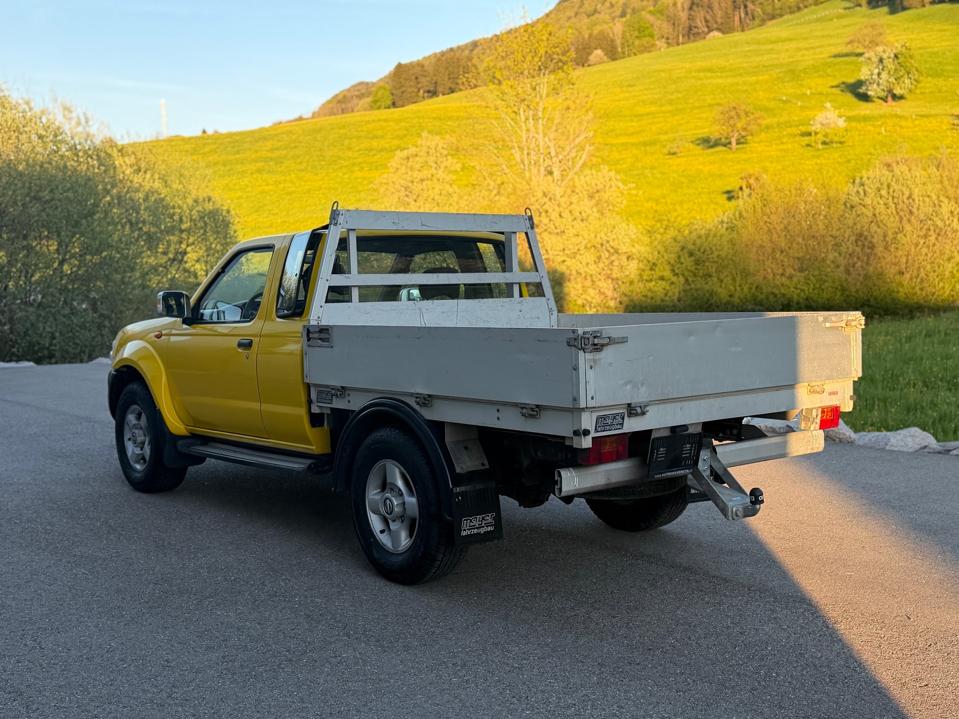 NISSAN King Cab Navara 2.5 Di 4x4-image-4