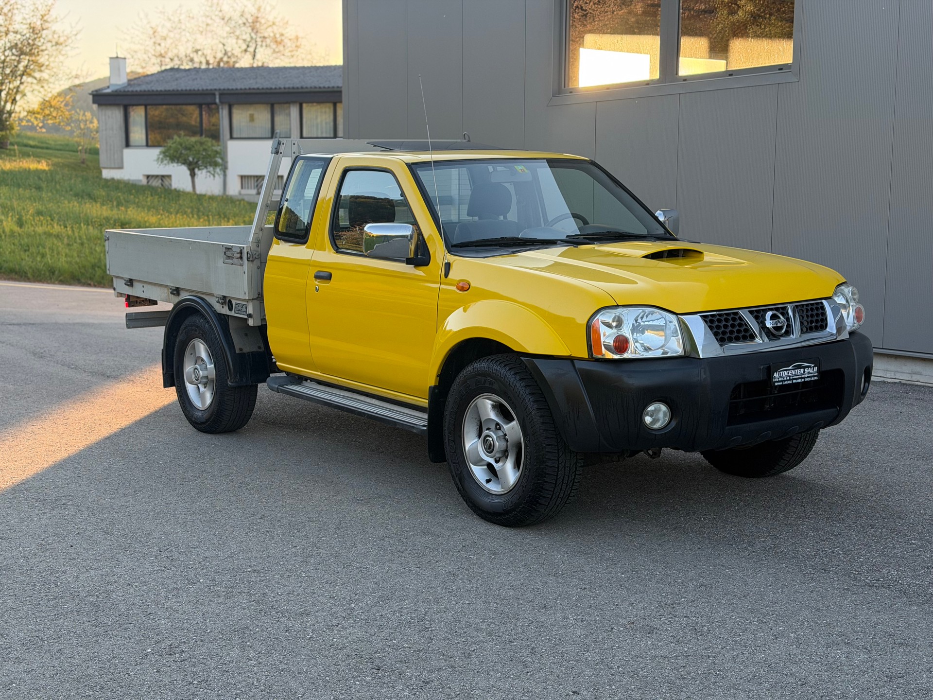 NISSAN King Cab Navara 2.5 Di 4x4-image-2