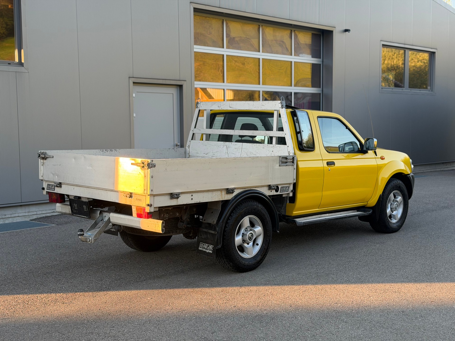 NISSAN King Cab Navara 2.5 Di 4x4-image-3