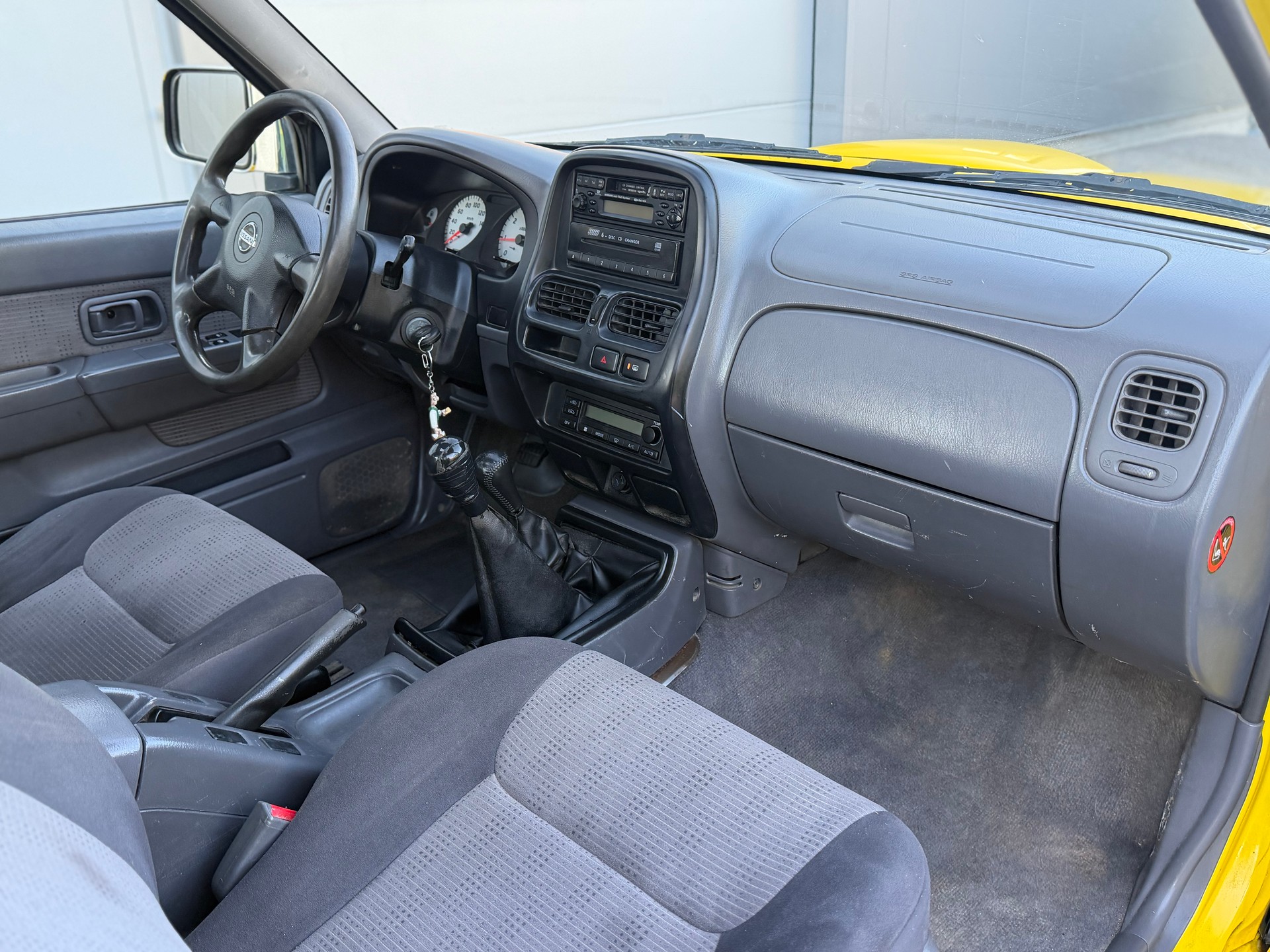 NISSAN King Cab Navara 2.5 Di 4x4-image-6