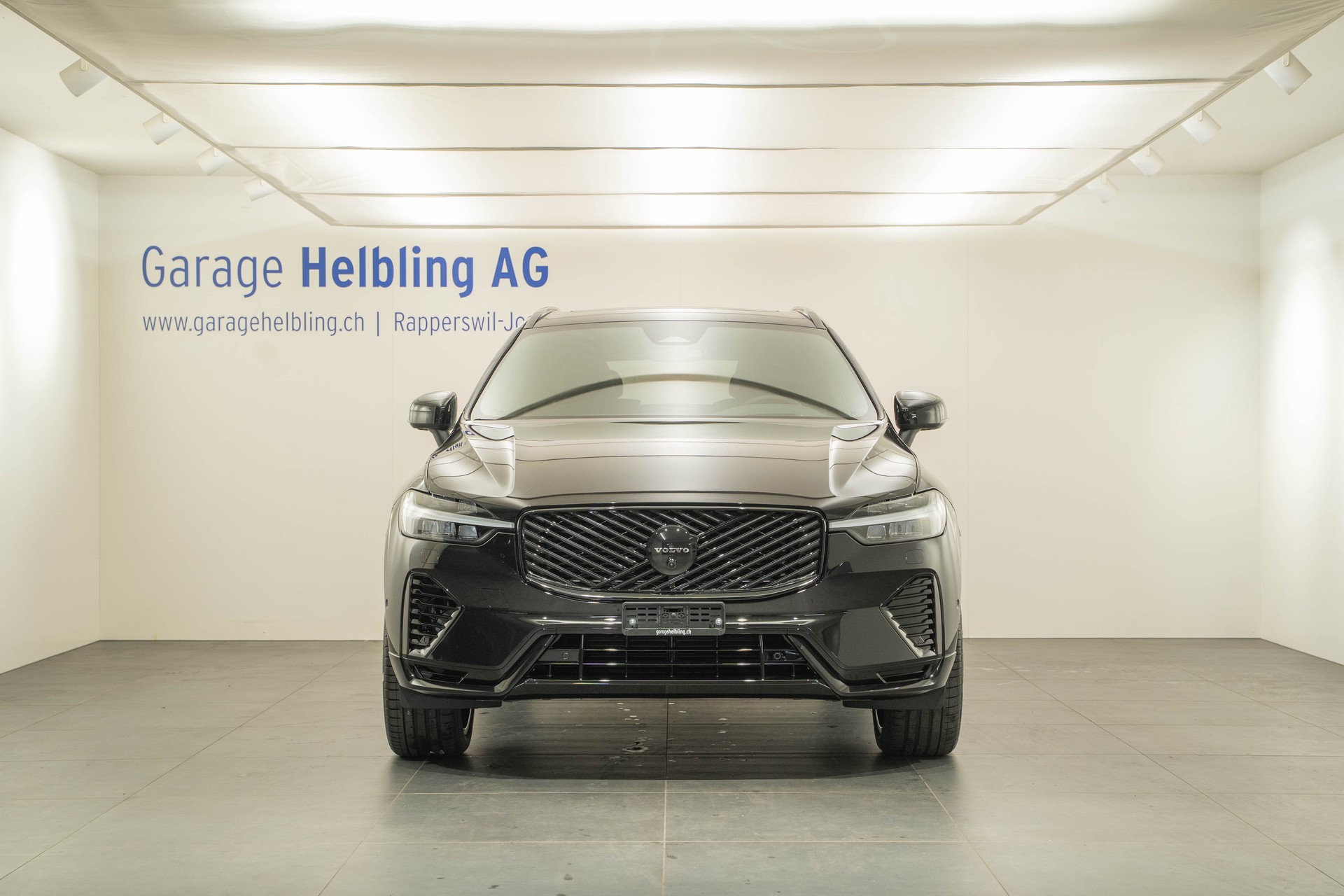 VOLVO XC60 2.0 T6 TE Black Edition eAWD-image-1